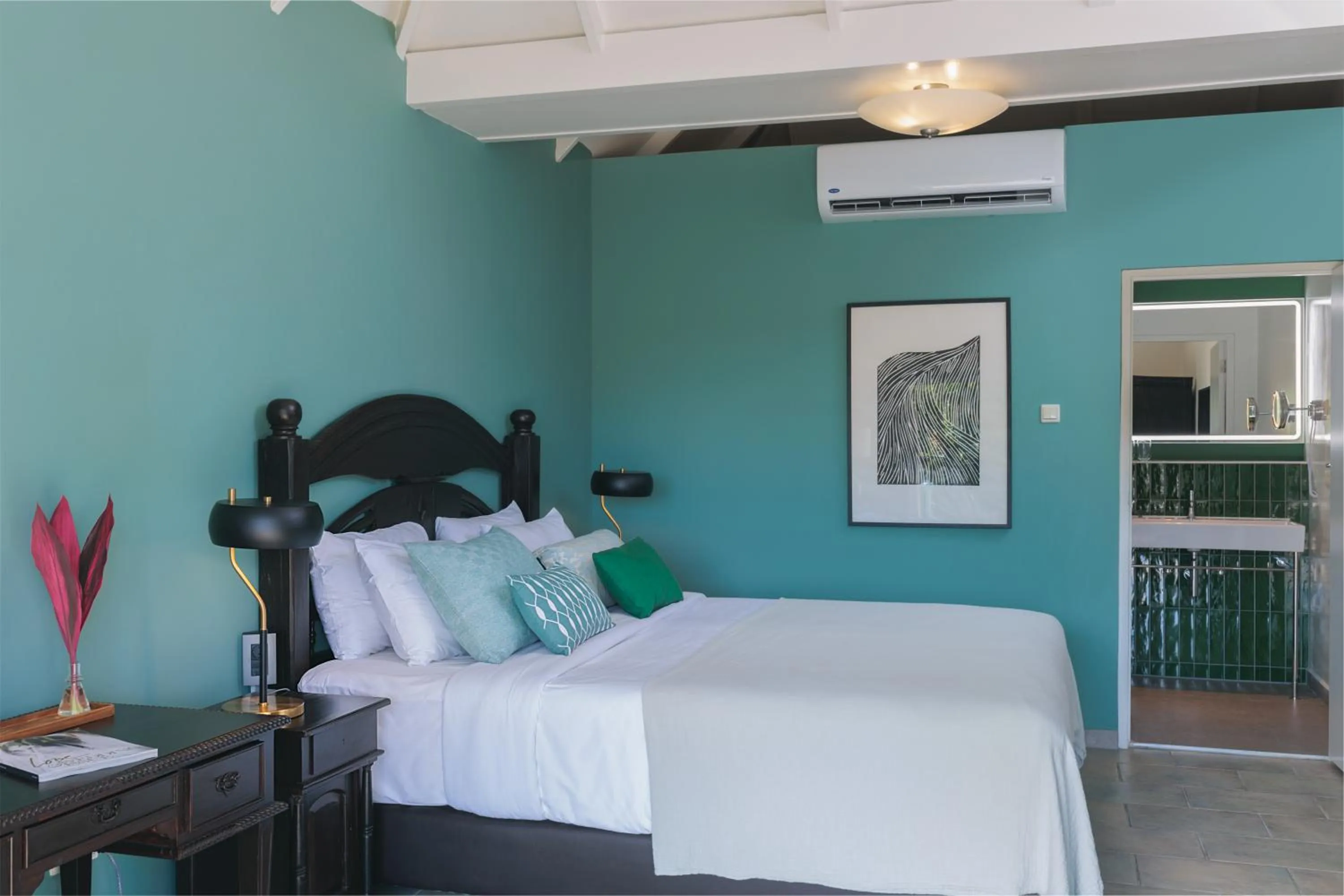 Bed in Kura Botanica Hotel