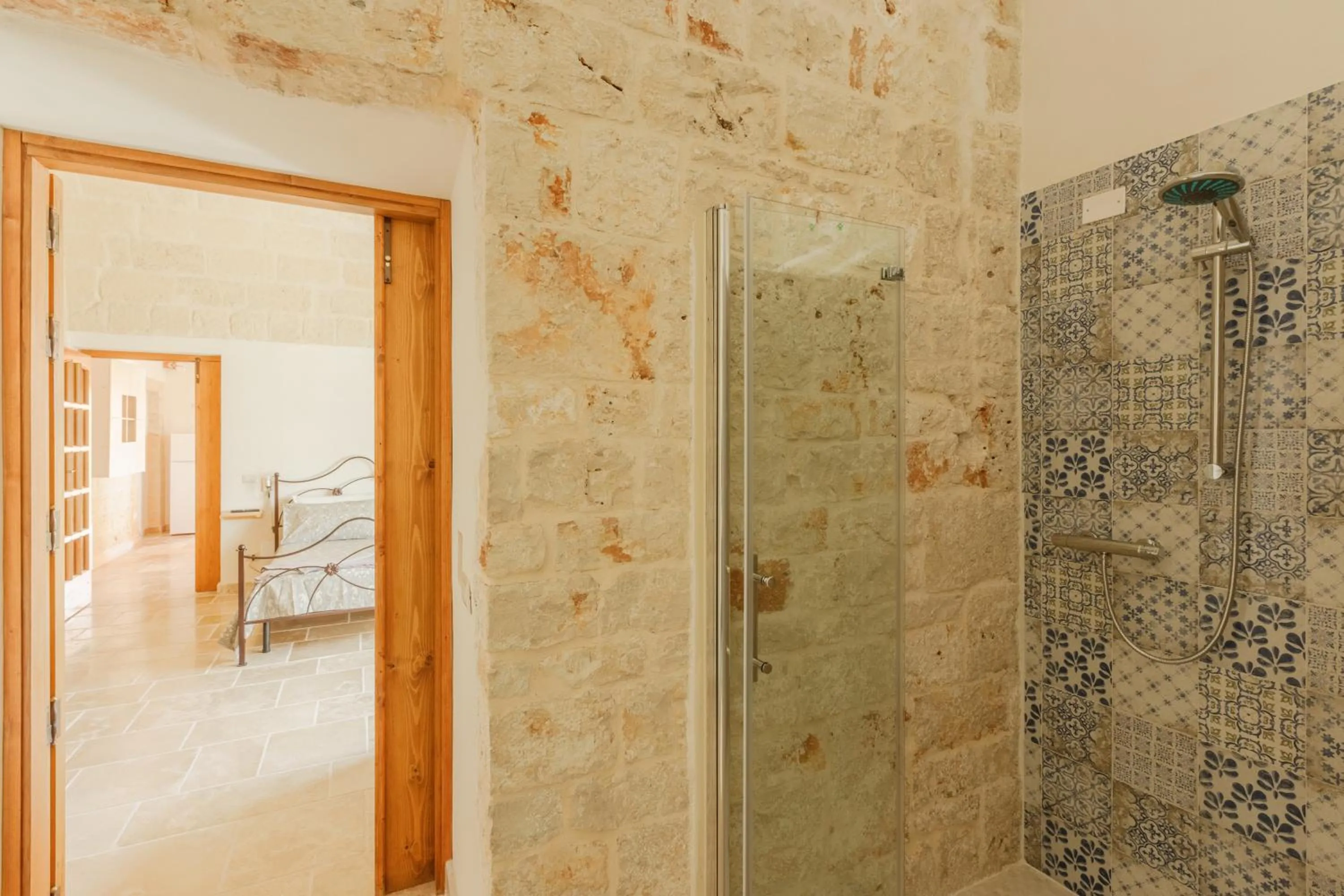 Shower in Casolare Lodedo