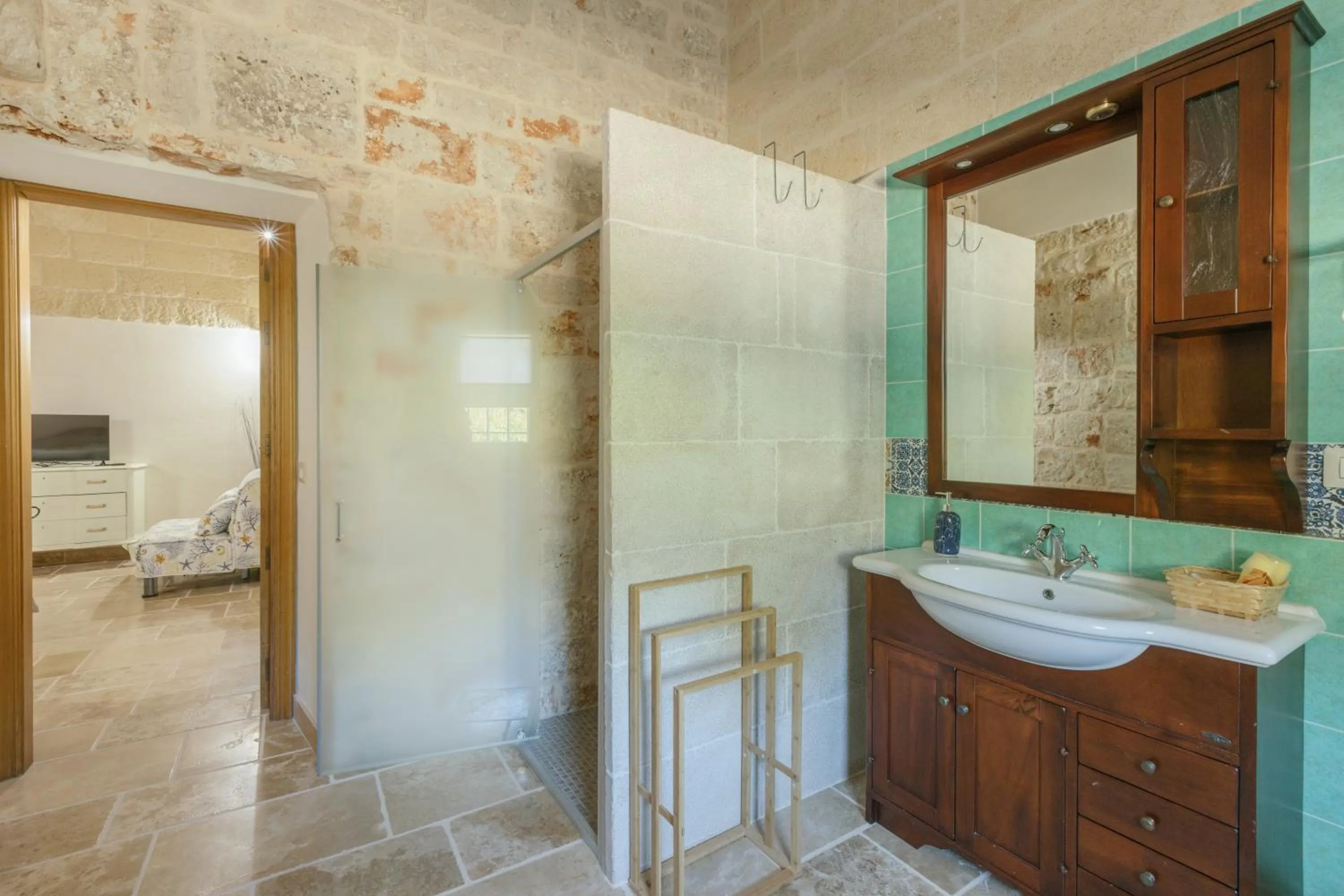 Shower in Casolare Lodedo