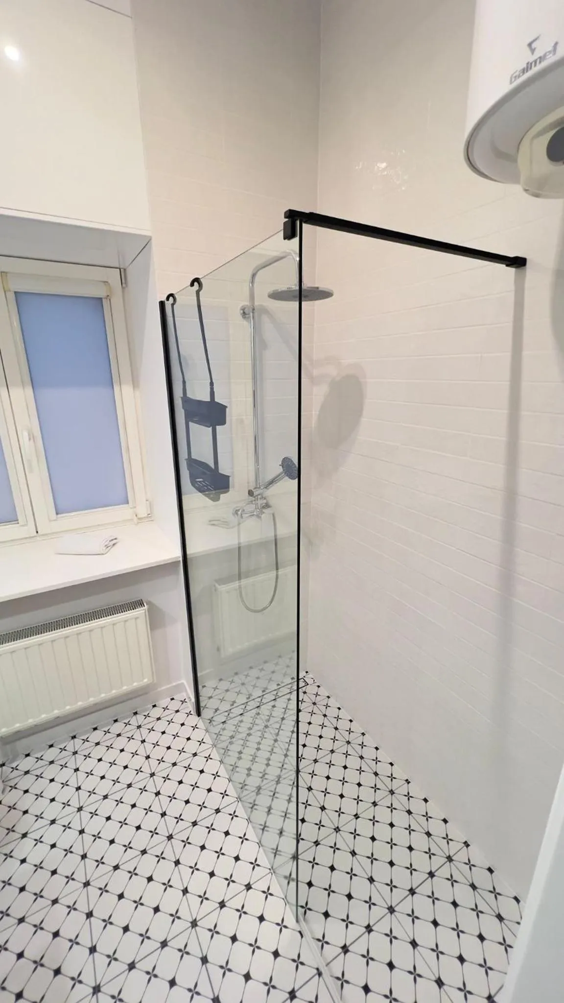 Shower in P&J Apartments Floriańska