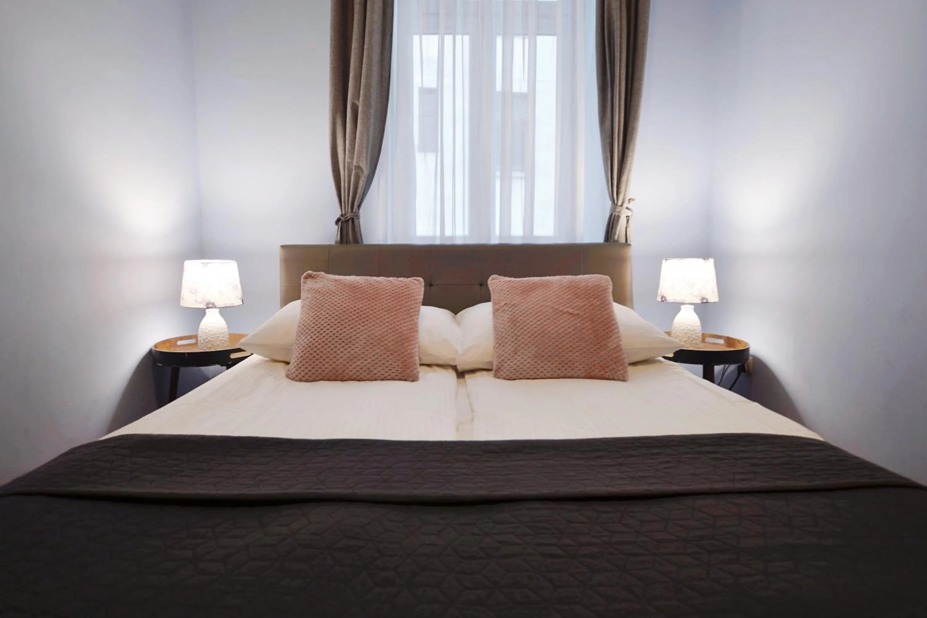 Bed in P&J Apartments Floriańska