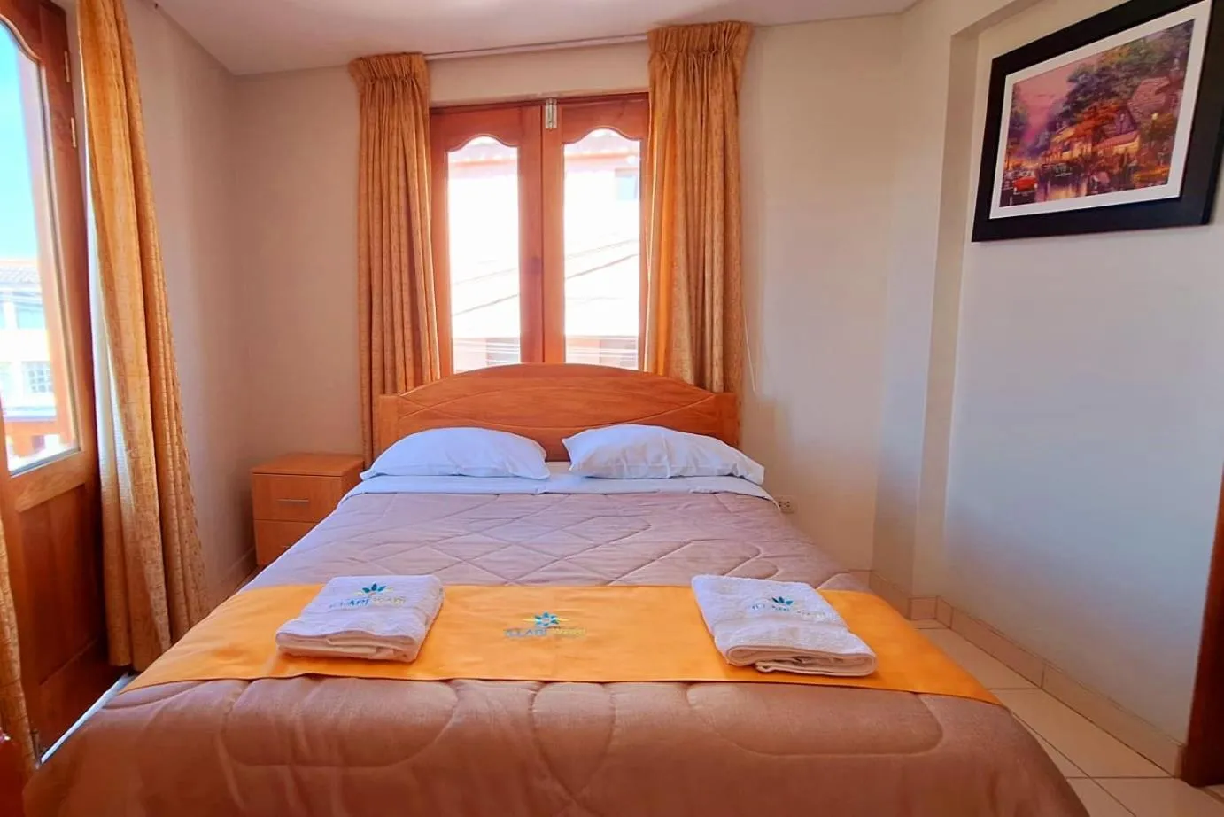 Photo of the whole room, Bed in Illari Wari II-Hotel Sauna