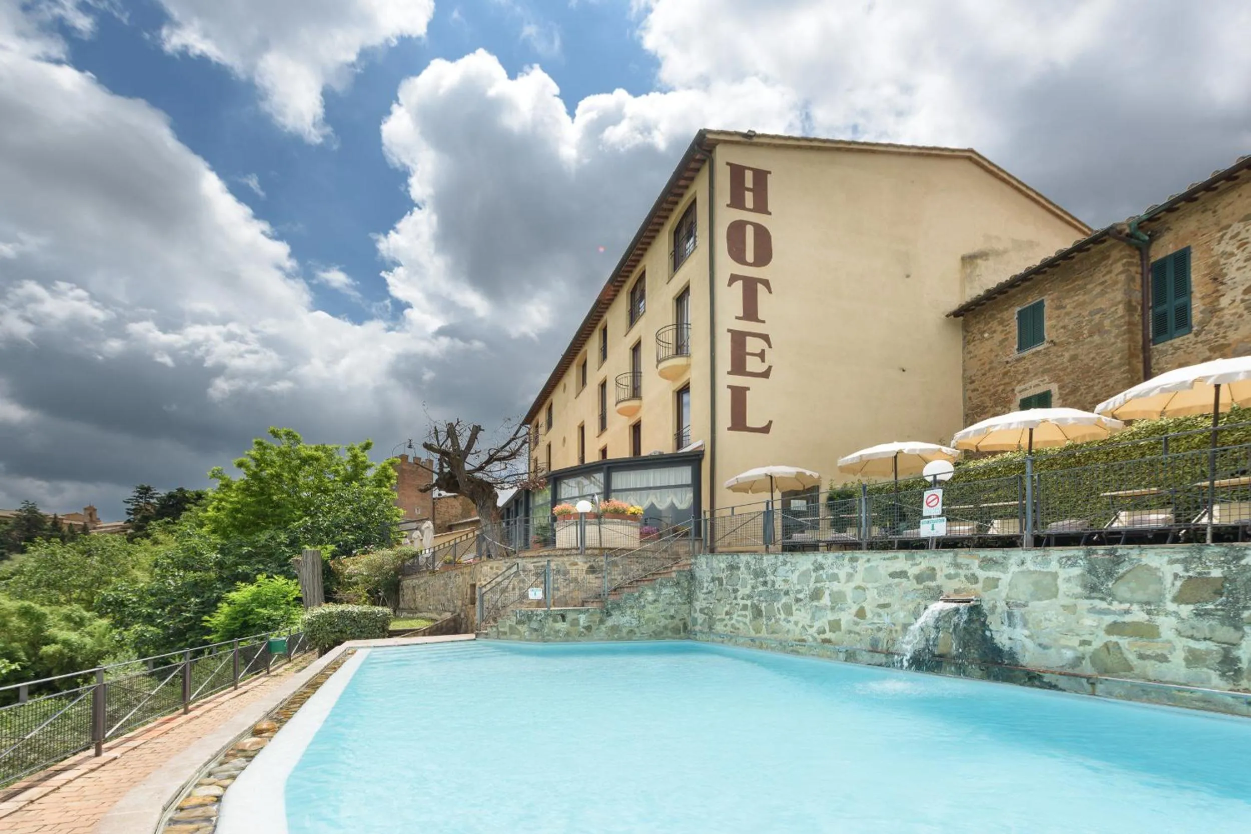 Facade/entrance in Hotel Dei Capitani