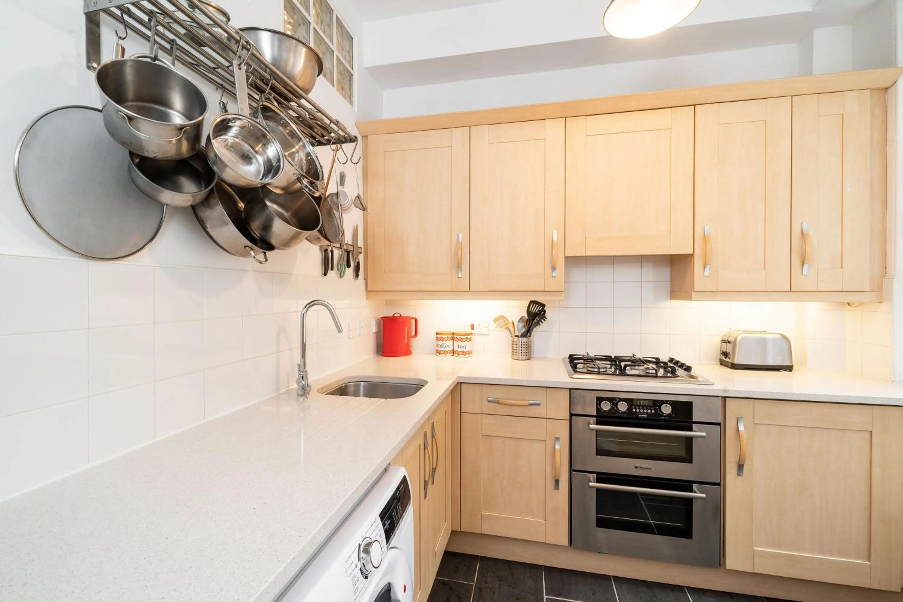 Kitchen or kitchenette in The Palais