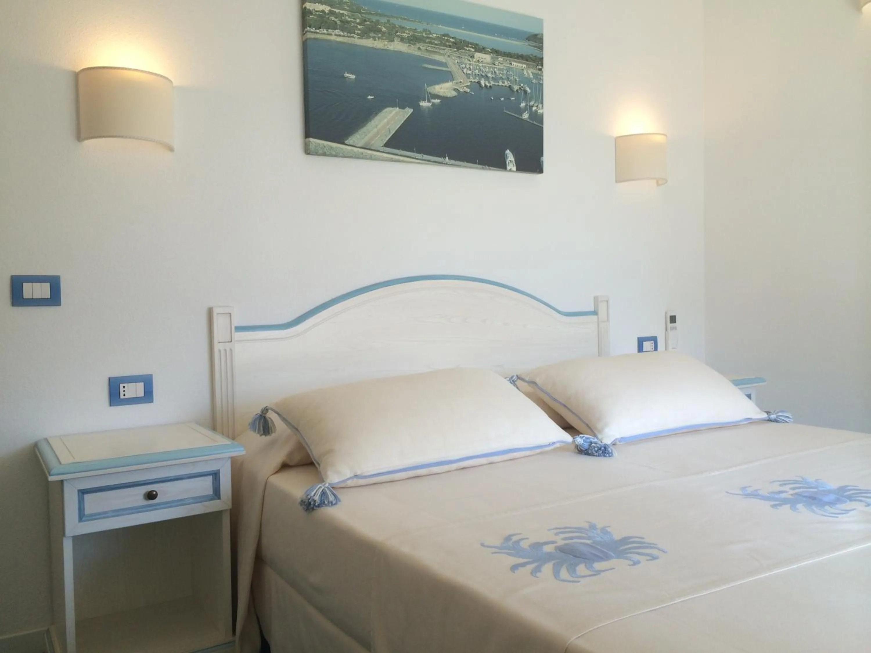 Decorative detail, Bed in Janas Hotel