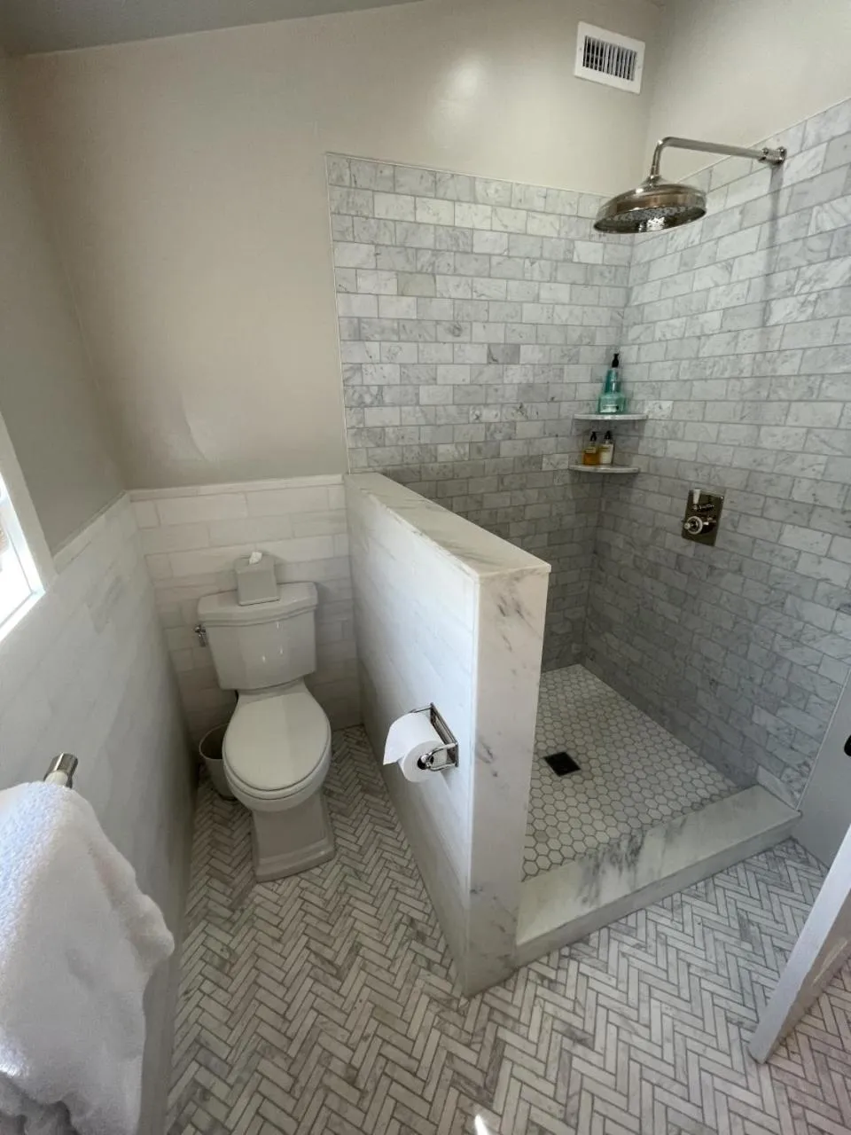 Bathroom in 52 Union