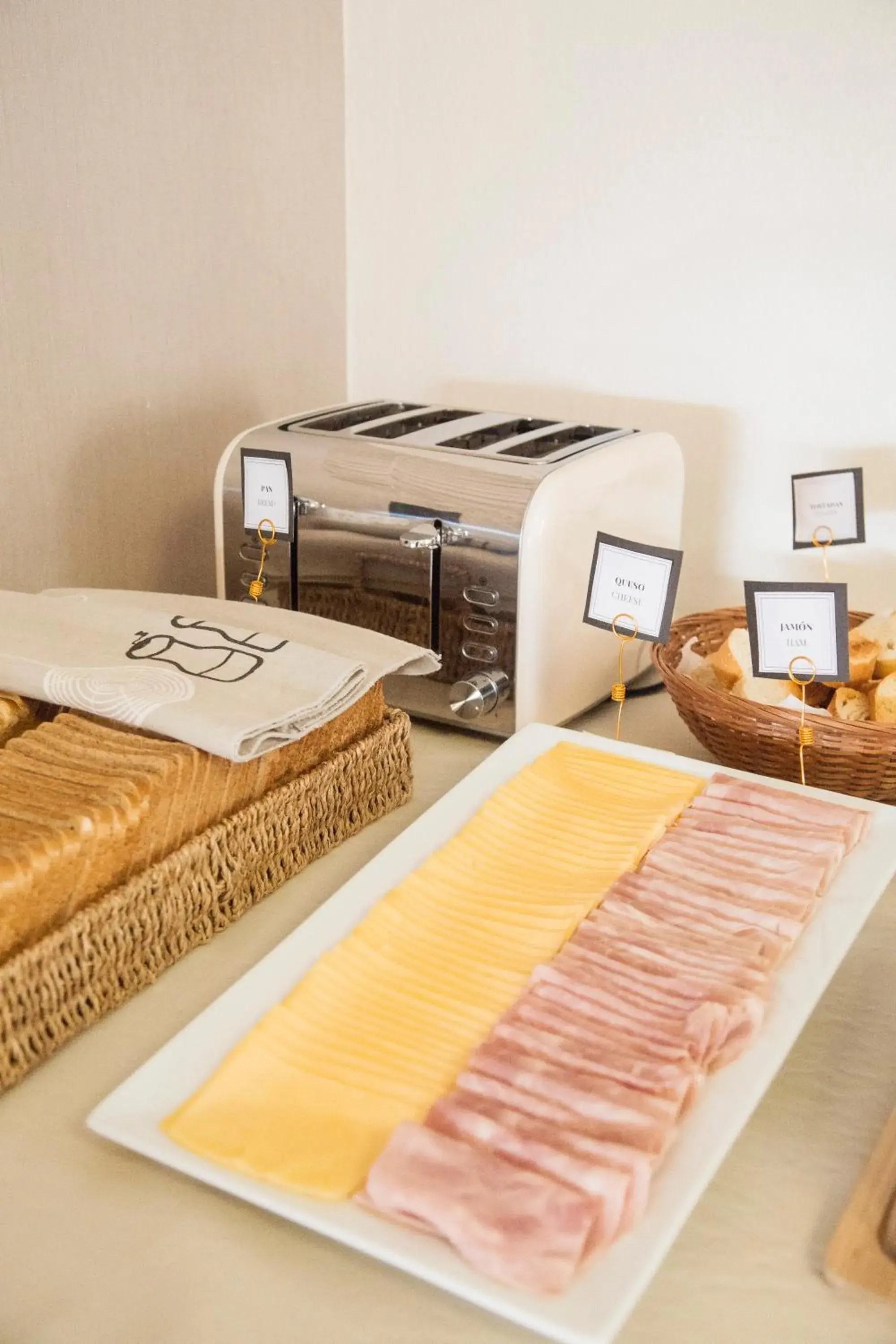 Breakfast in Montano Boutique Suites Breakfast in Montano Boutique Suites