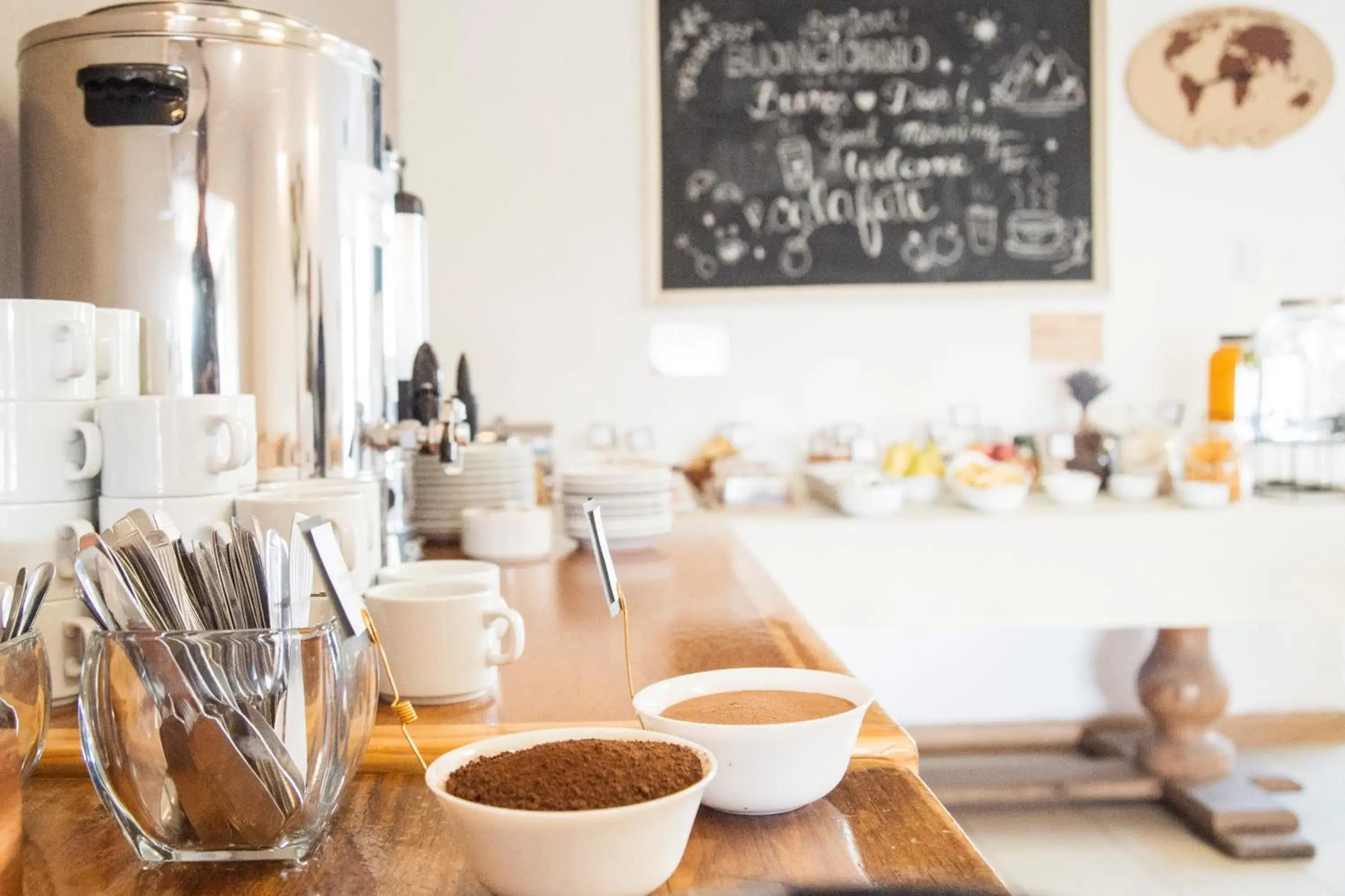 Breakfast in Montano Boutique Suites Breakfast in Montano Boutique Suites