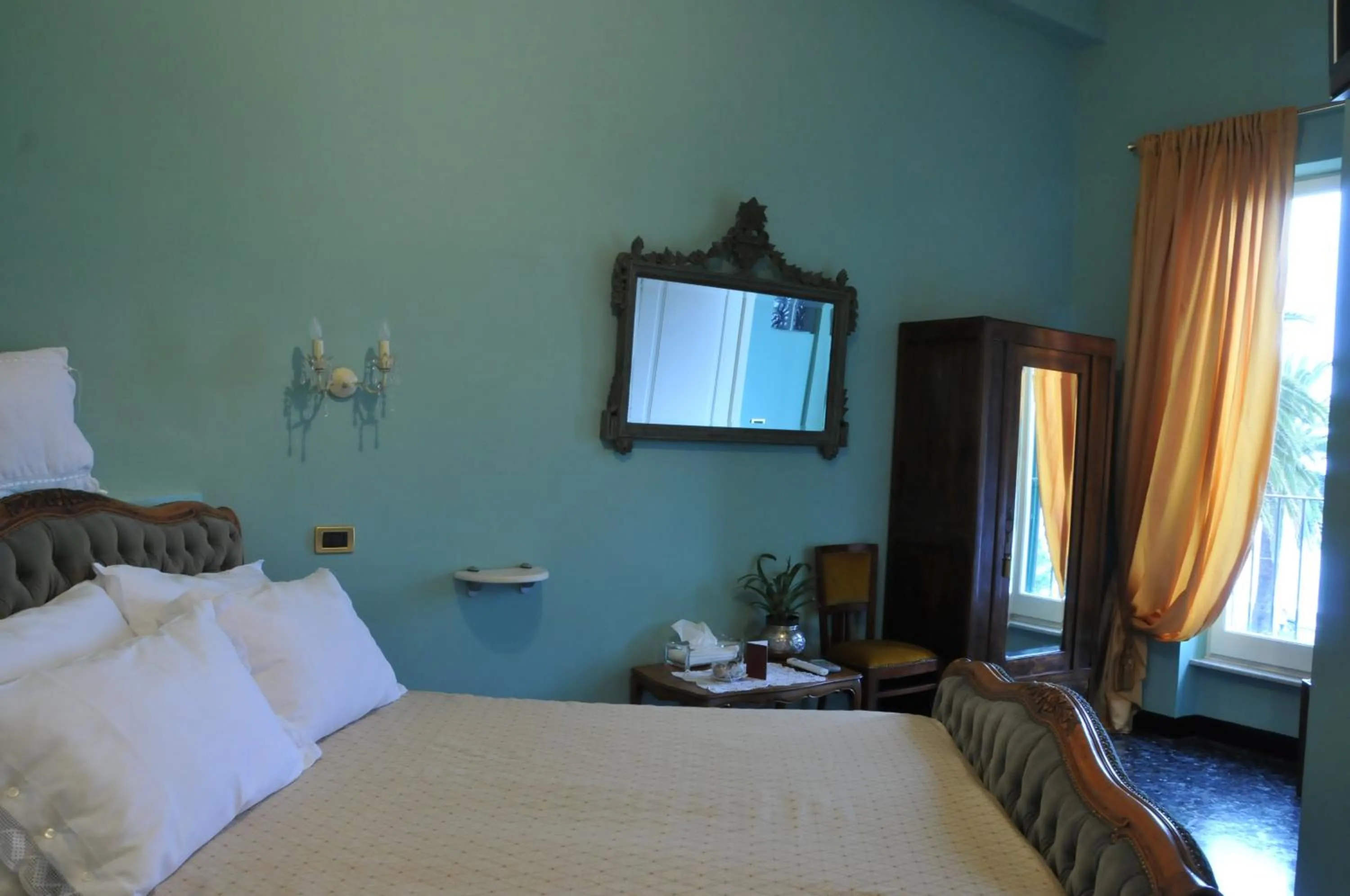 Decorative detail, Bed in Casa Pagliano