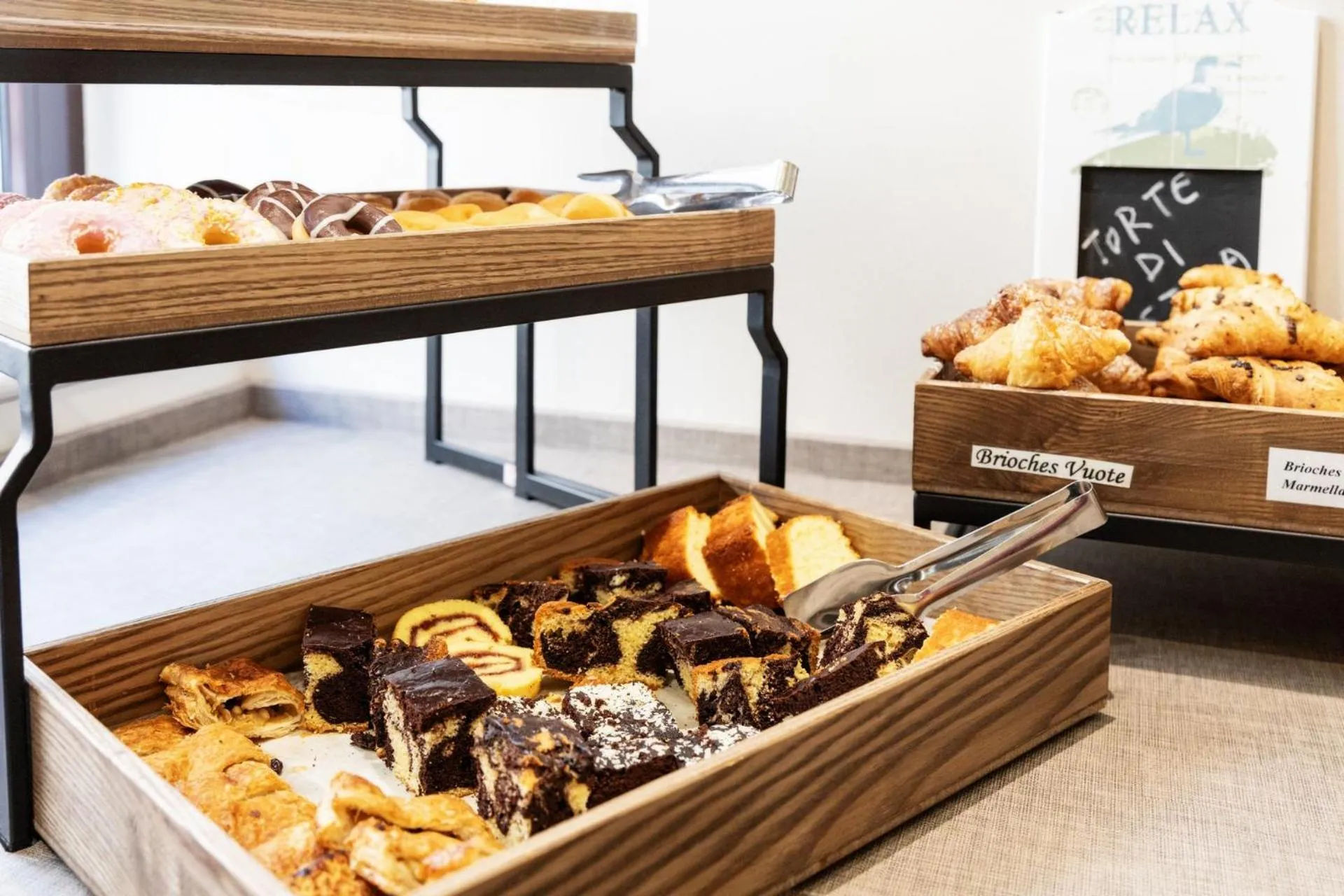 Food and drinks in Hotel Eden