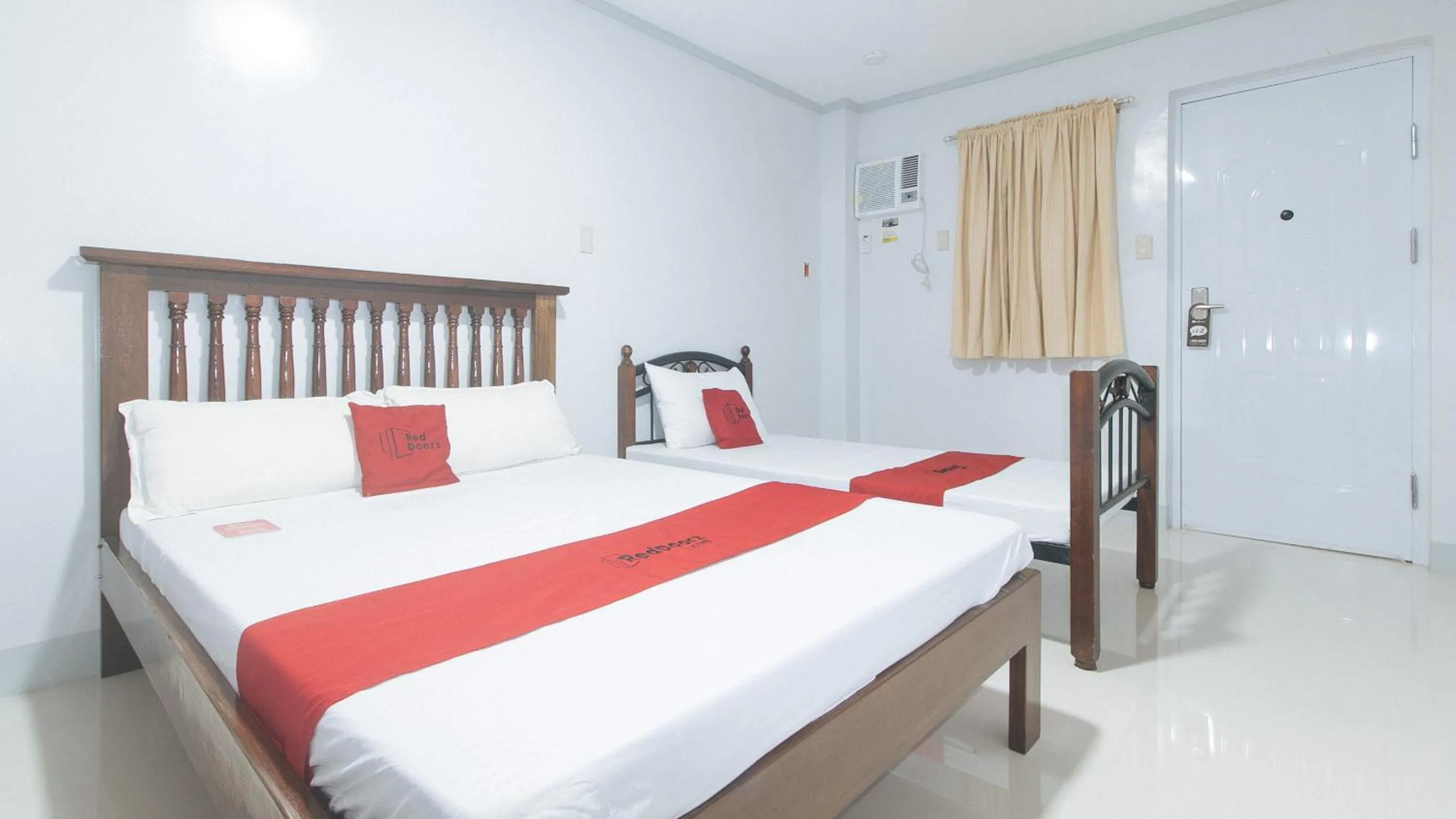 Bed in RedDoorz at Guimod Transient House Ilocos Sur