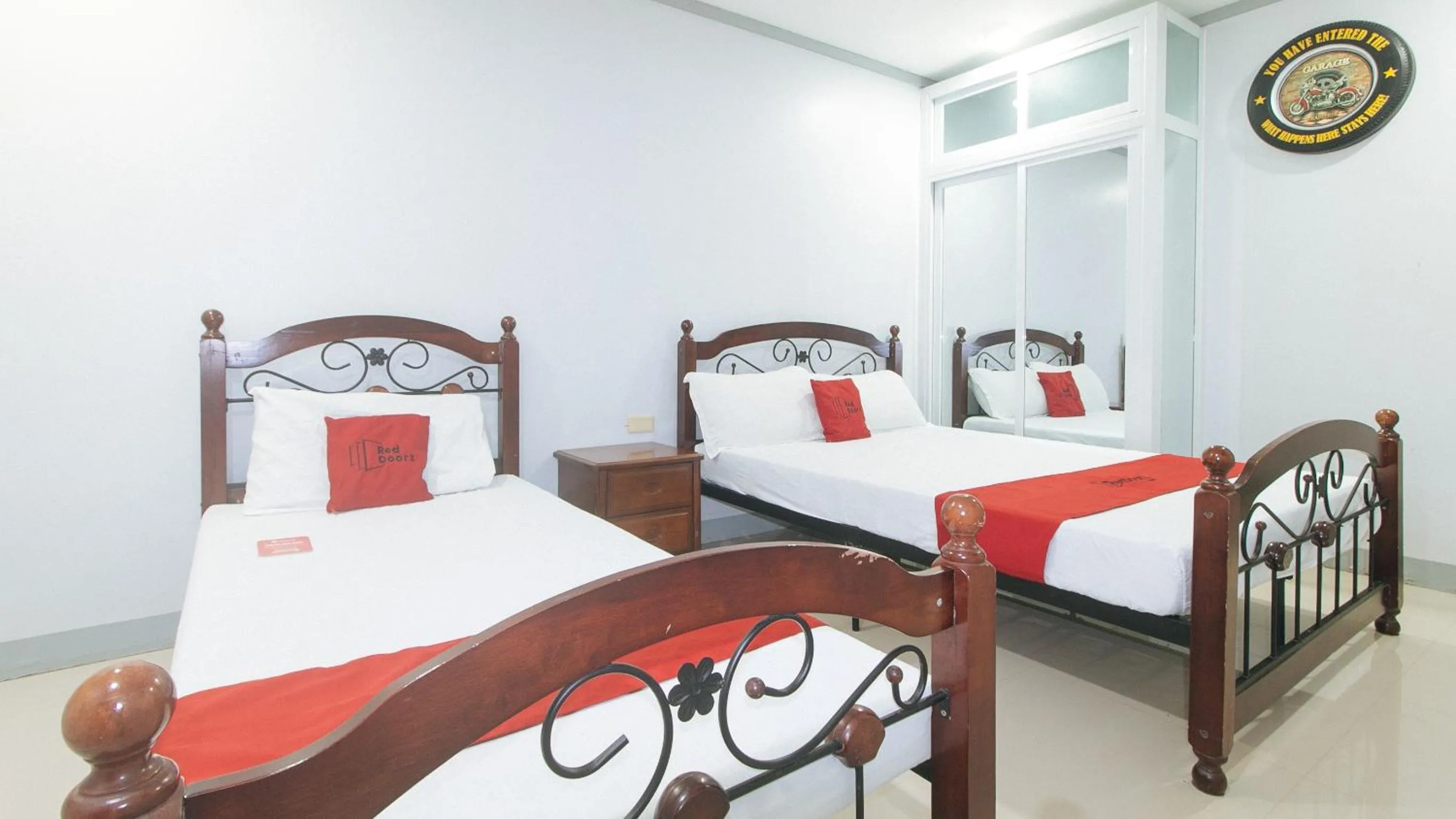 Bed in RedDoorz at Guimod Transient House Ilocos Sur