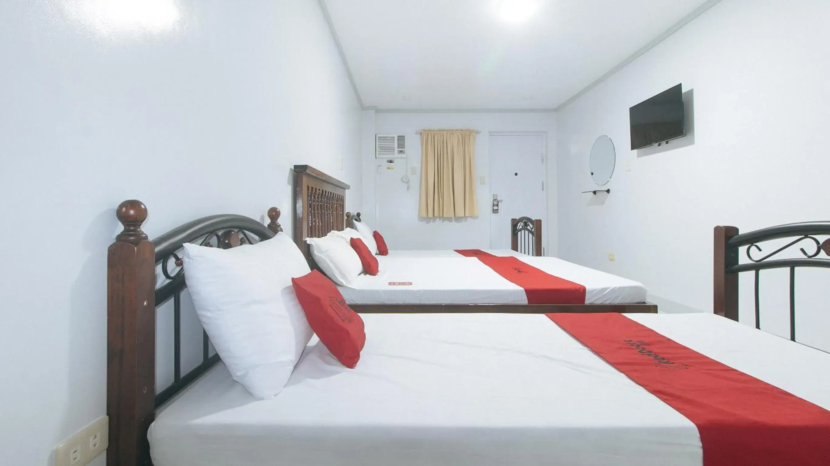 Bed in RedDoorz at Guimod Transient House Ilocos Sur Bed in RedDoorz at Guimod Transient House Ilocos Sur