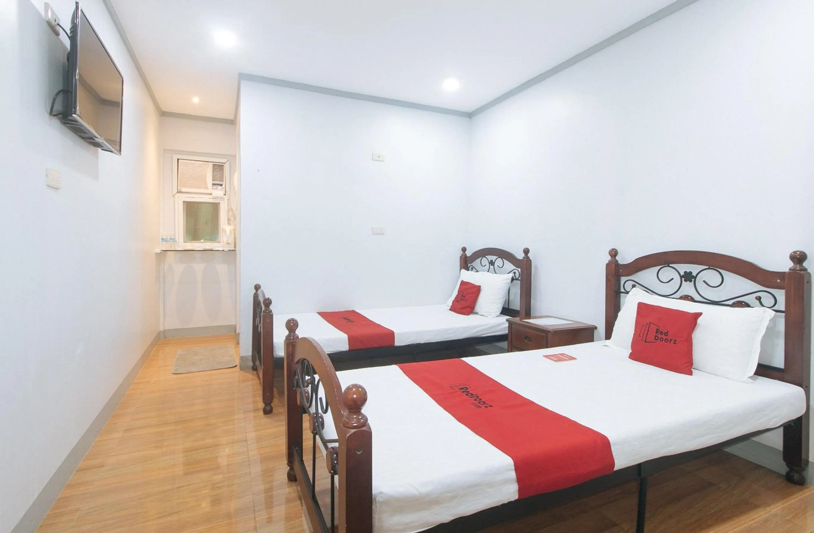 Bed in RedDoorz at Guimod Transient House Ilocos Sur