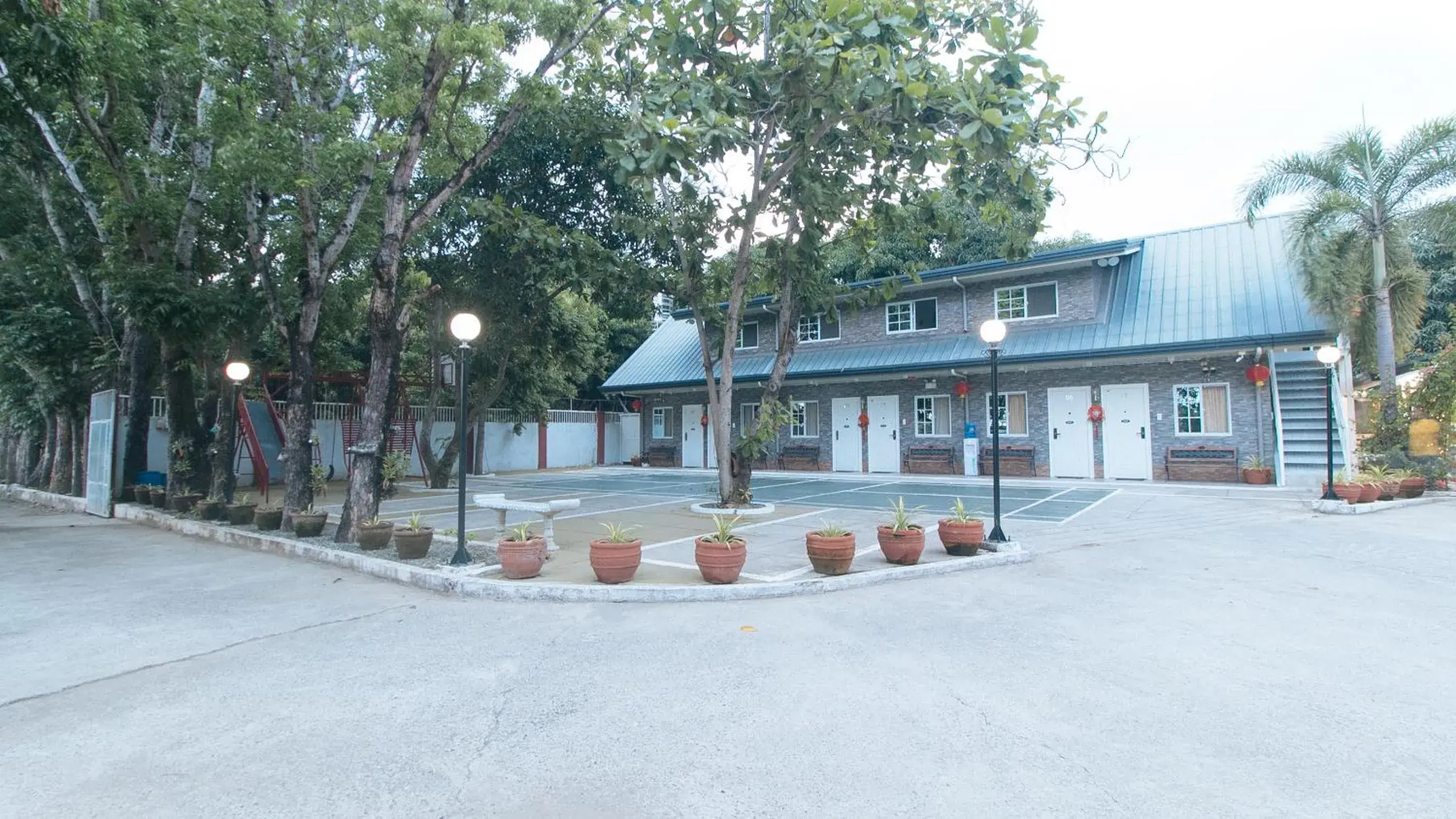 Property building in RedDoorz at Guimod Transient House Ilocos Sur Property building in RedDoorz at Guimod Transient House Ilocos Sur