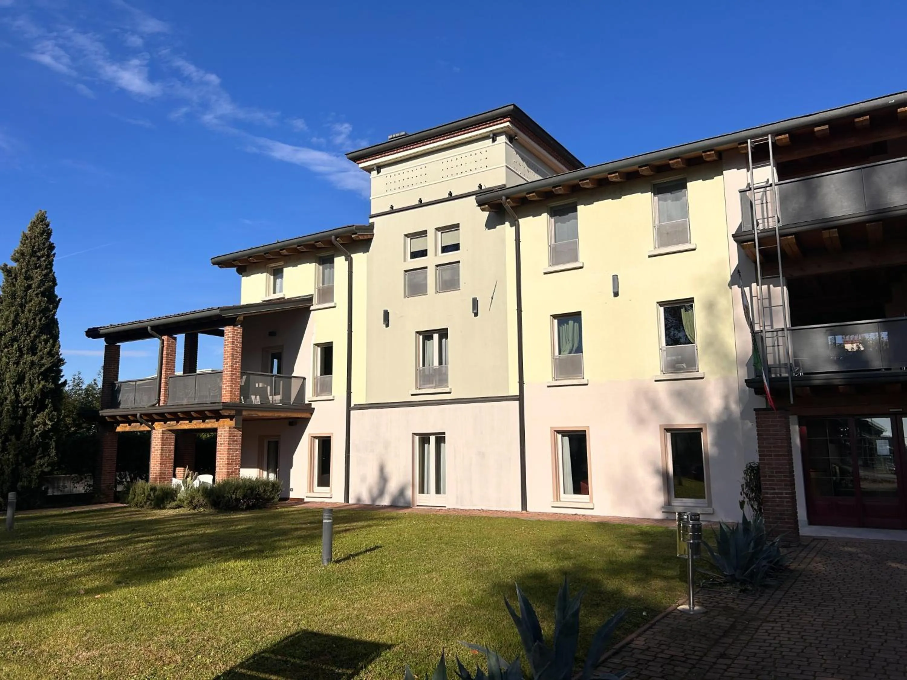 Property building in Hotel Della Torre 1850