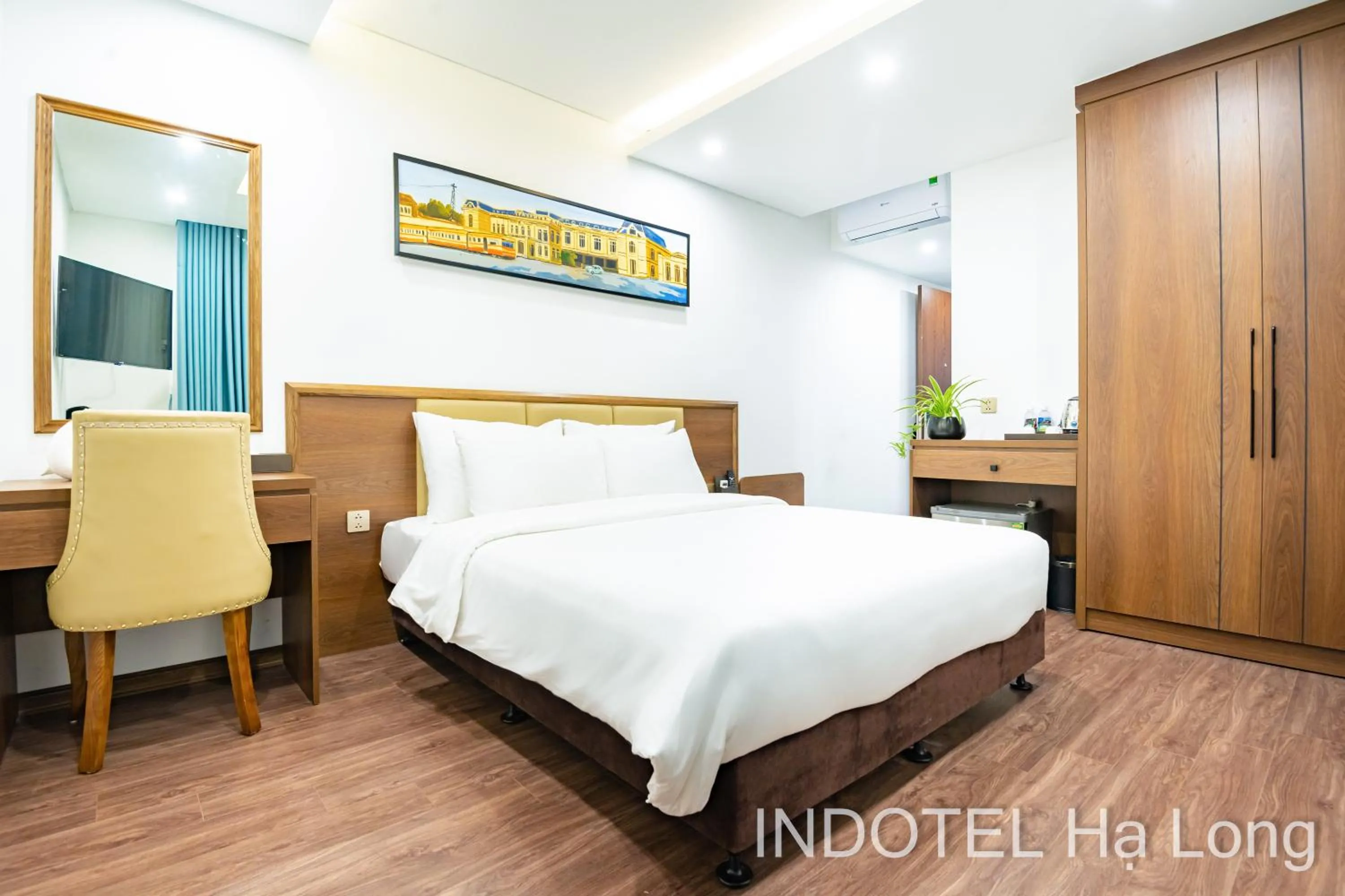 Bed in INDOTEL HALONG HOTEL