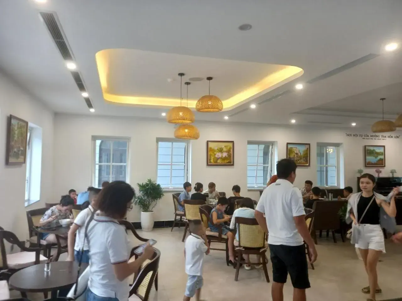 Restaurant/places to eat in INDOTEL HALONG HOTEL Restaurant/places to eat in INDOTEL HALONG HOTEL