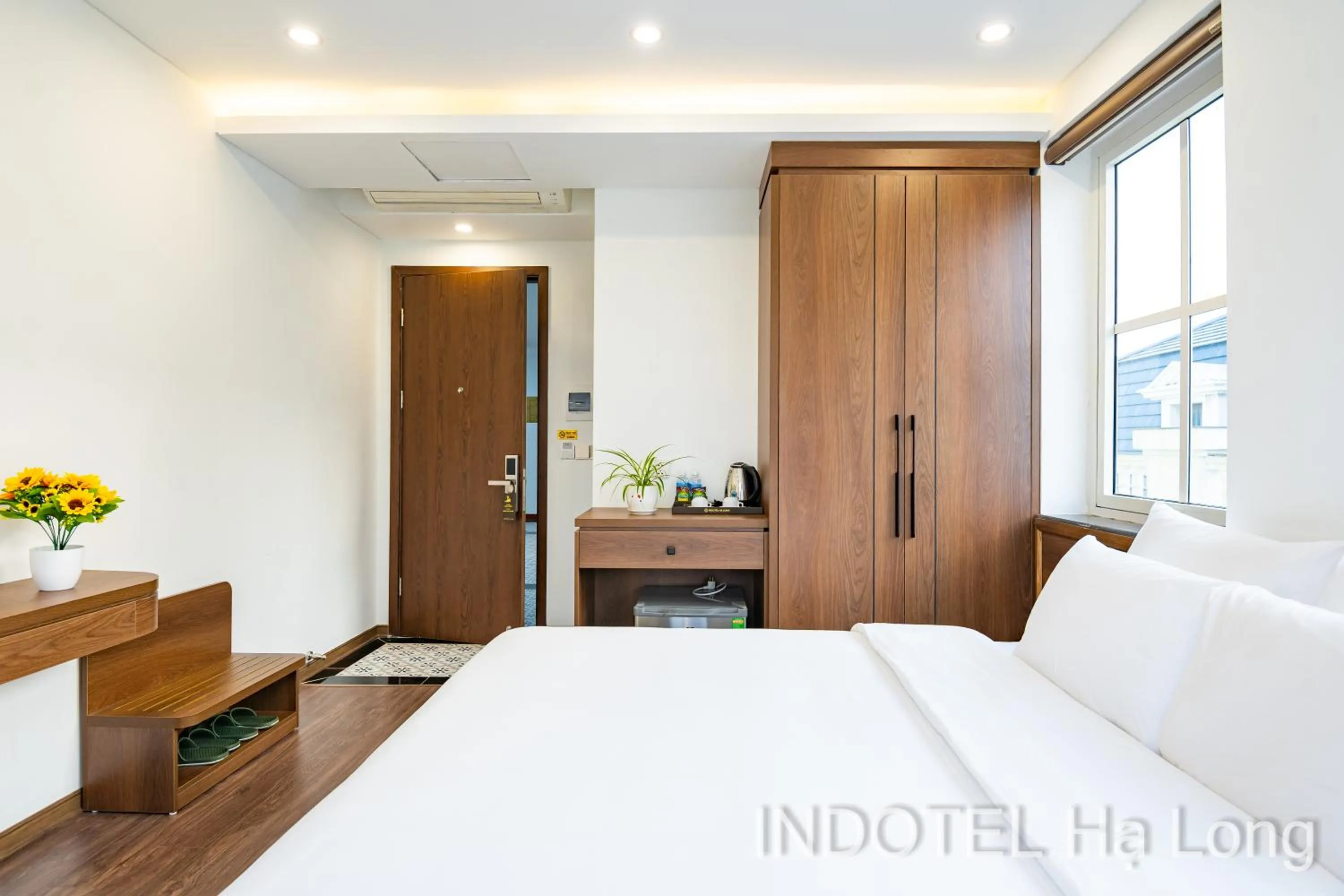 Bed in INDOTEL HALONG HOTEL