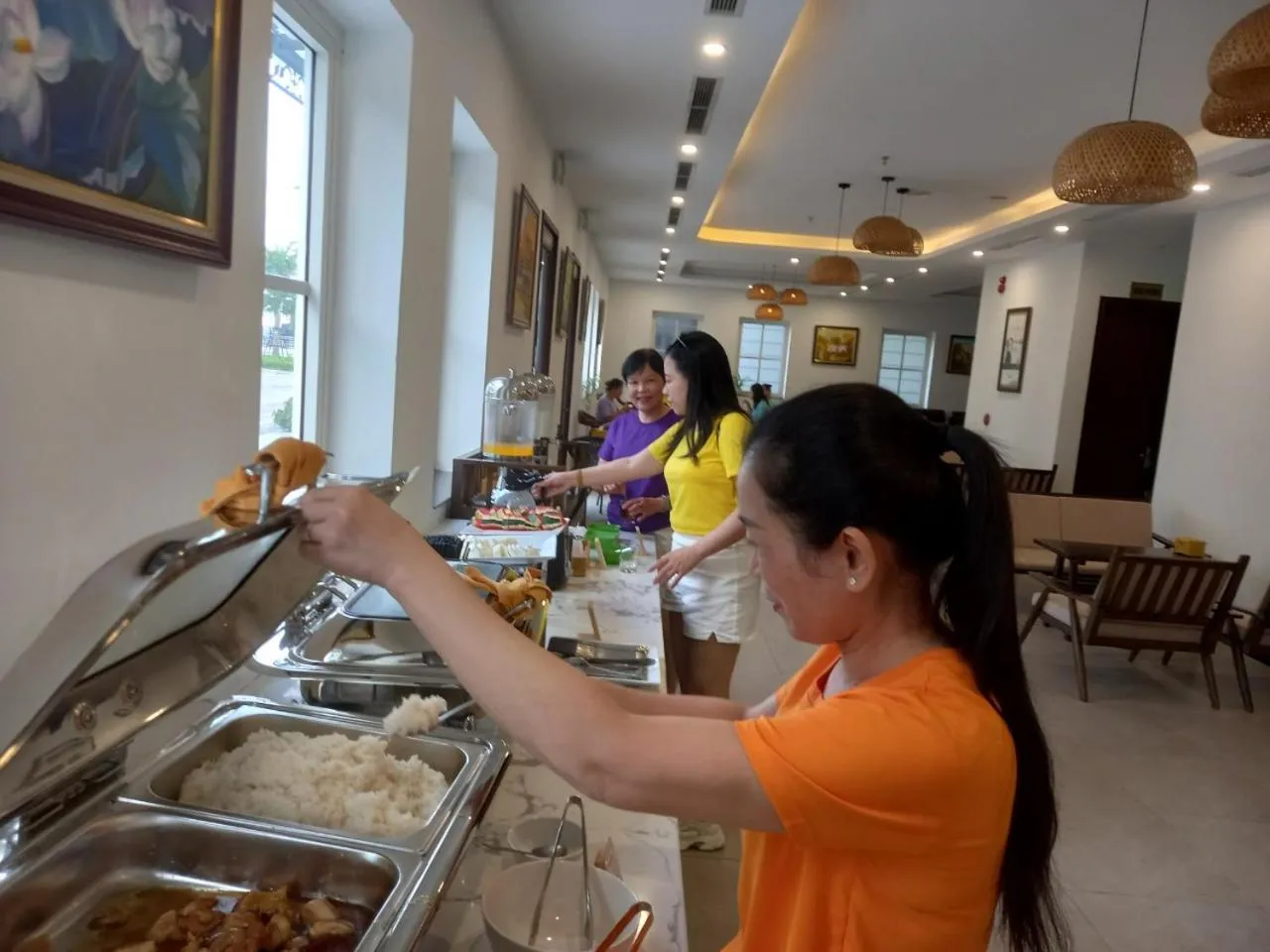Restaurant/places to eat in INDOTEL HALONG HOTEL