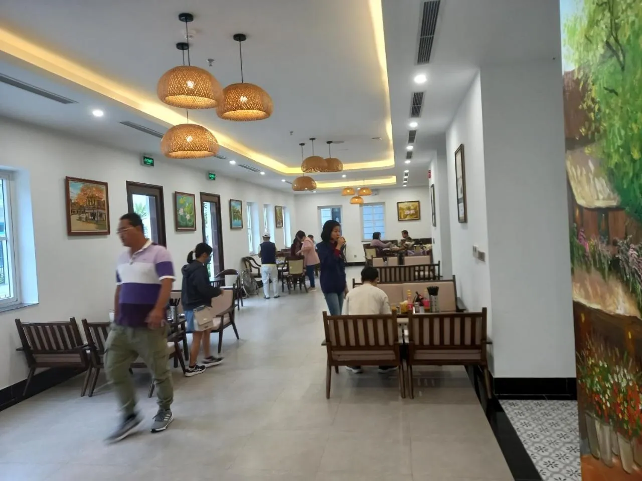 Restaurant/places to eat in INDOTEL HALONG HOTEL