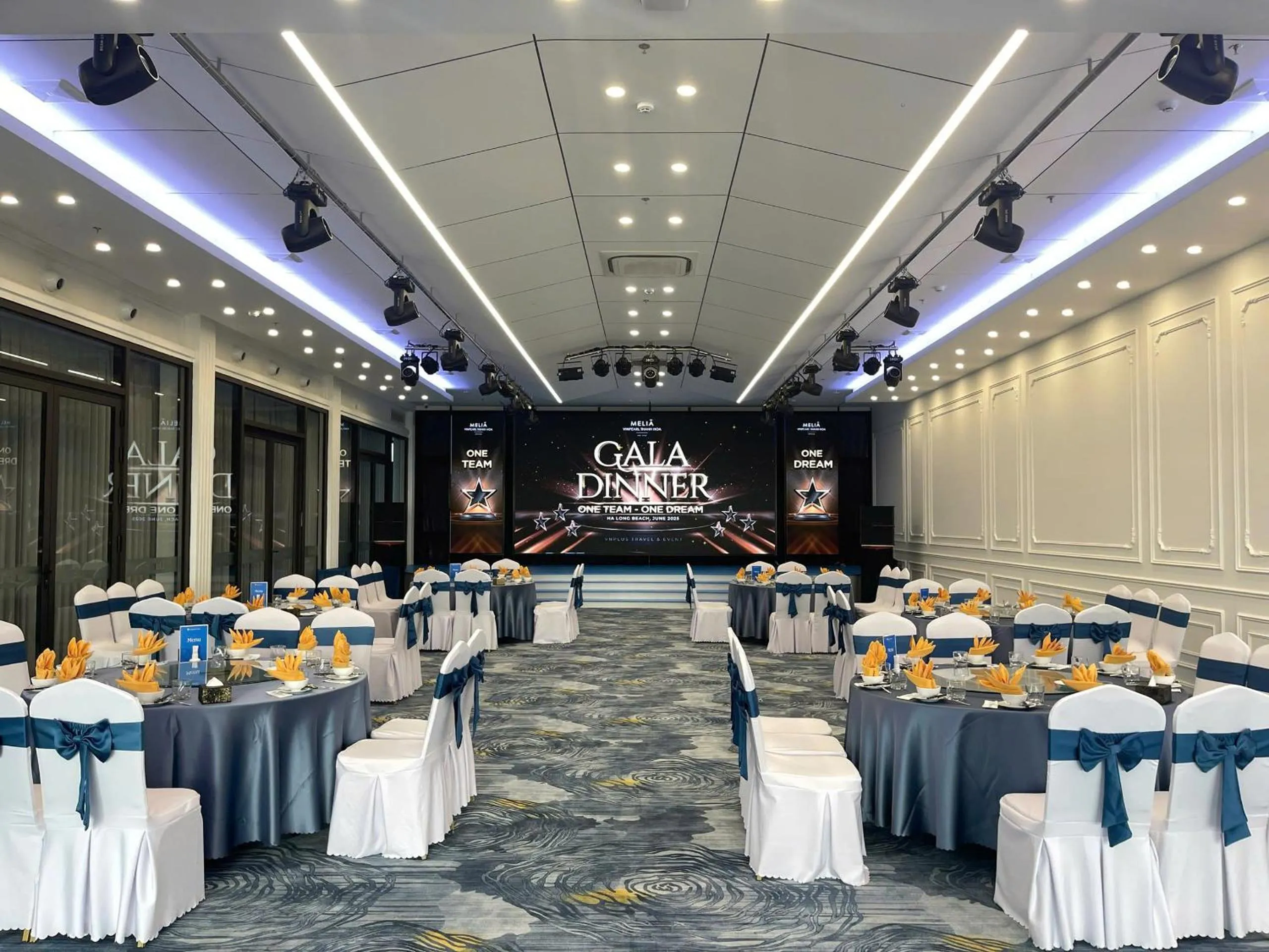 Restaurant/places to eat in INDOTEL HALONG HOTEL