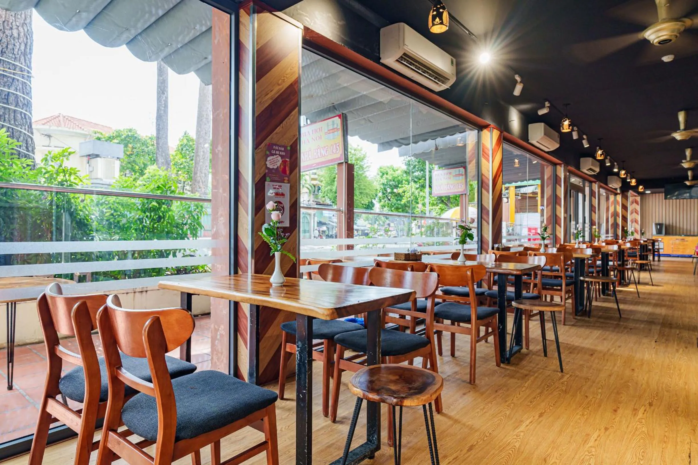 Restaurant/places to eat in T78 Hotel Managed by Nha khach T78