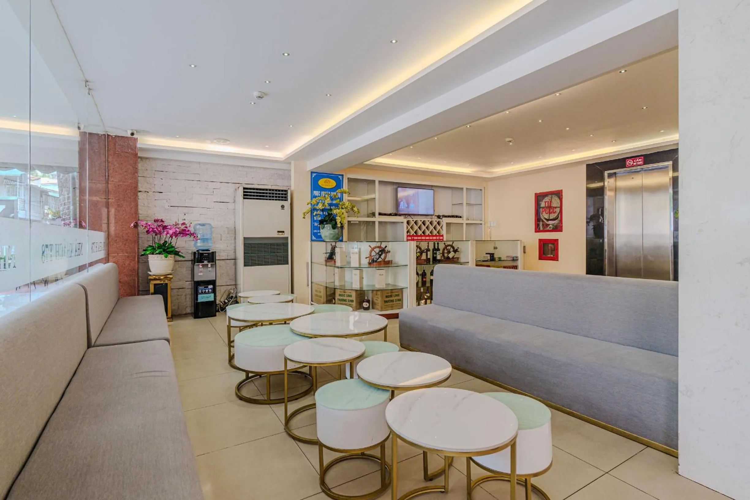 Seating area in T78 Hotel Managed by Nha khach T78