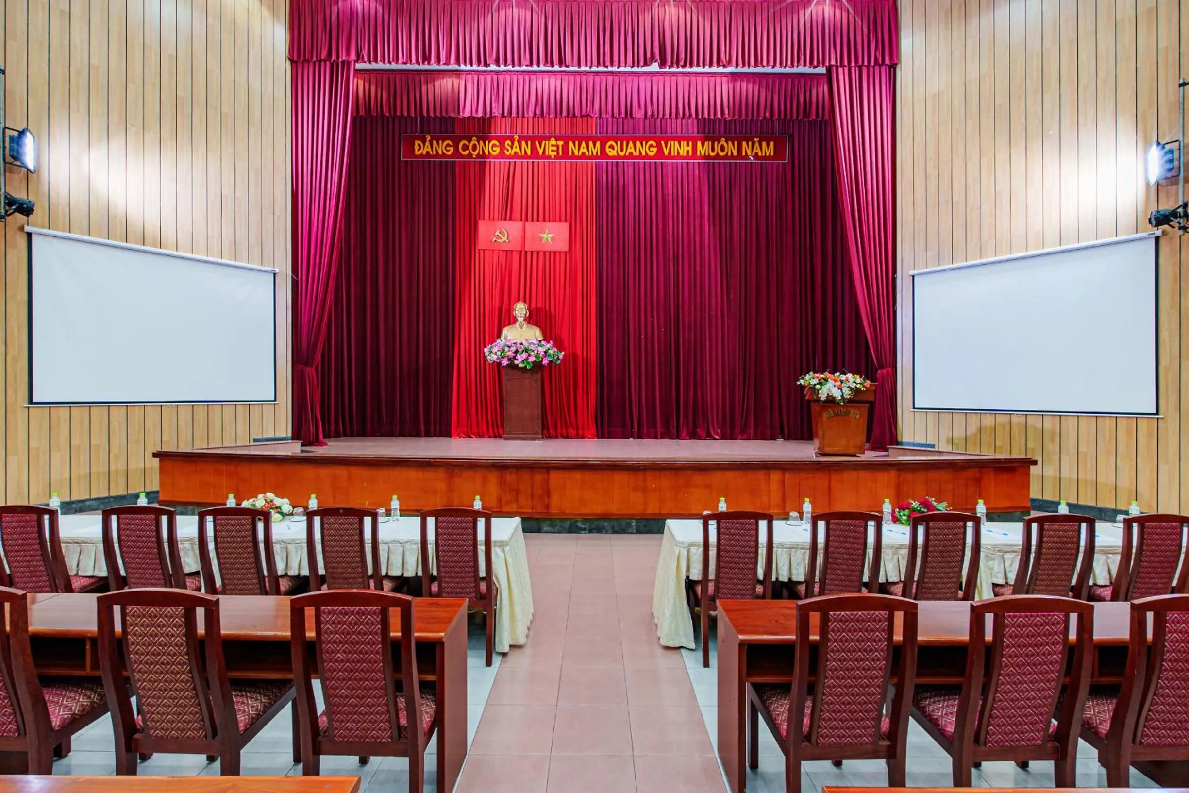Meeting/conference room in T78 Hotel Managed by Nha khach T78