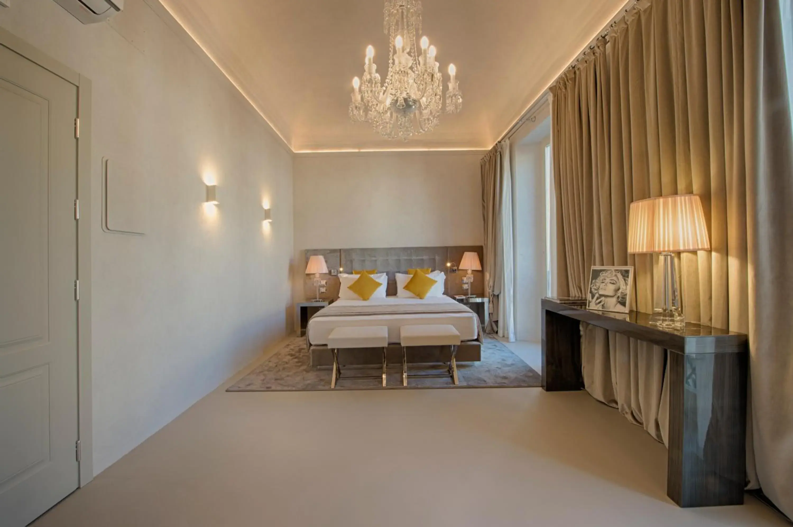 Bed in Palazzo Nainer Bed in Palazzo Nainer