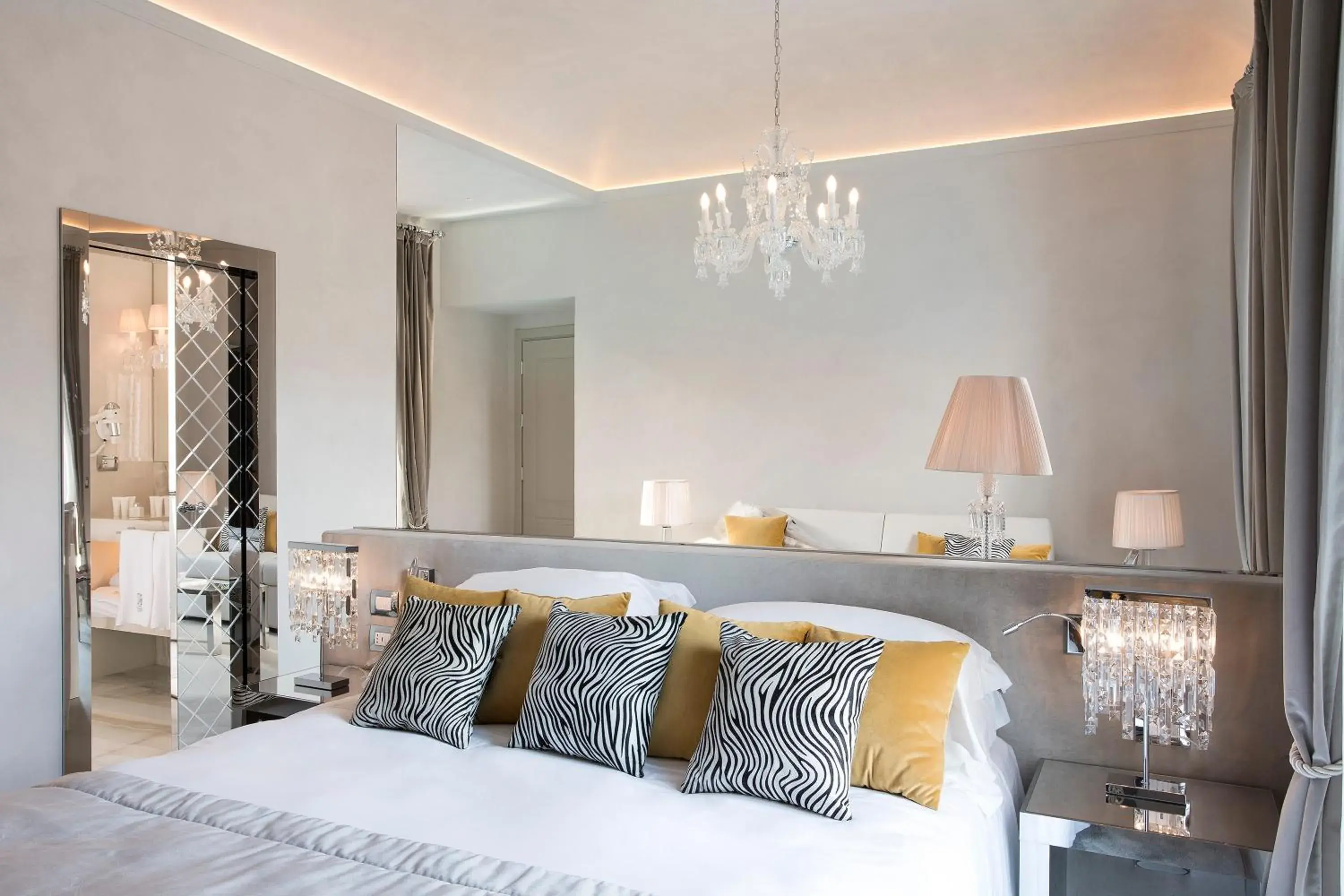 Bedroom, Bed in Palazzo Nainer Bedroom, Bed in Palazzo Nainer