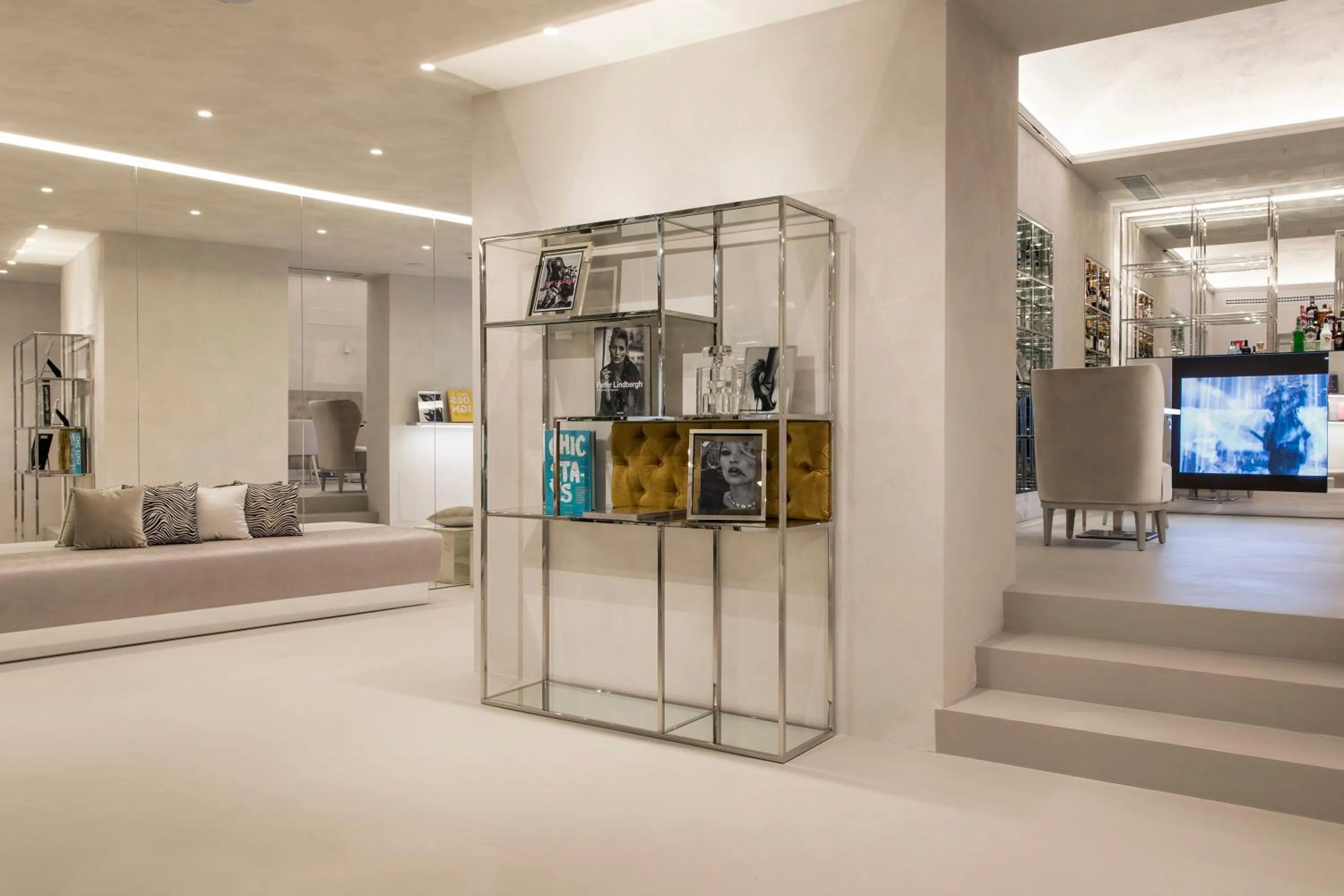 Decorative detail in Palazzo Nainer