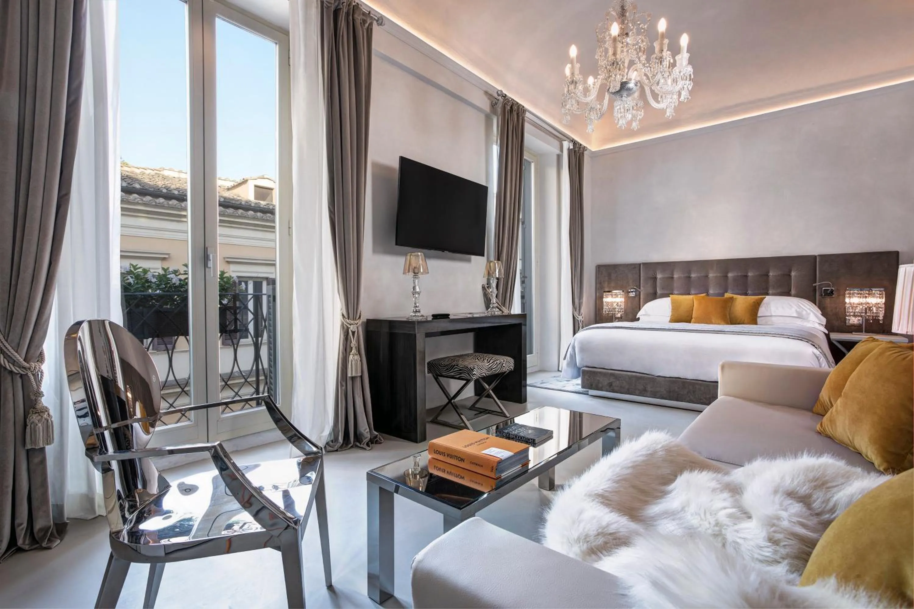 Communal lounge/ TV room, Bed in Palazzo Nainer