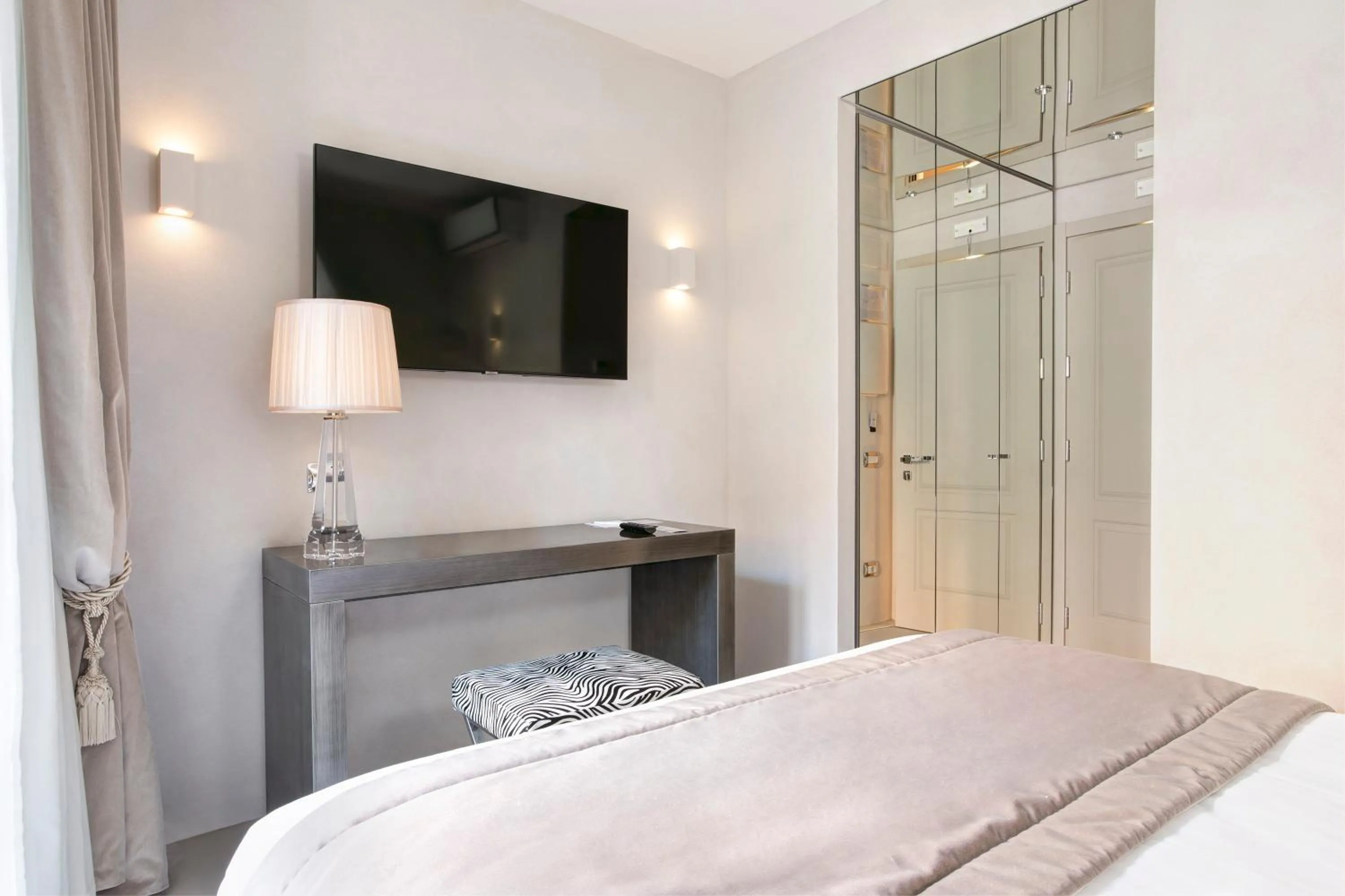 Bedroom, Bed in Palazzo Nainer