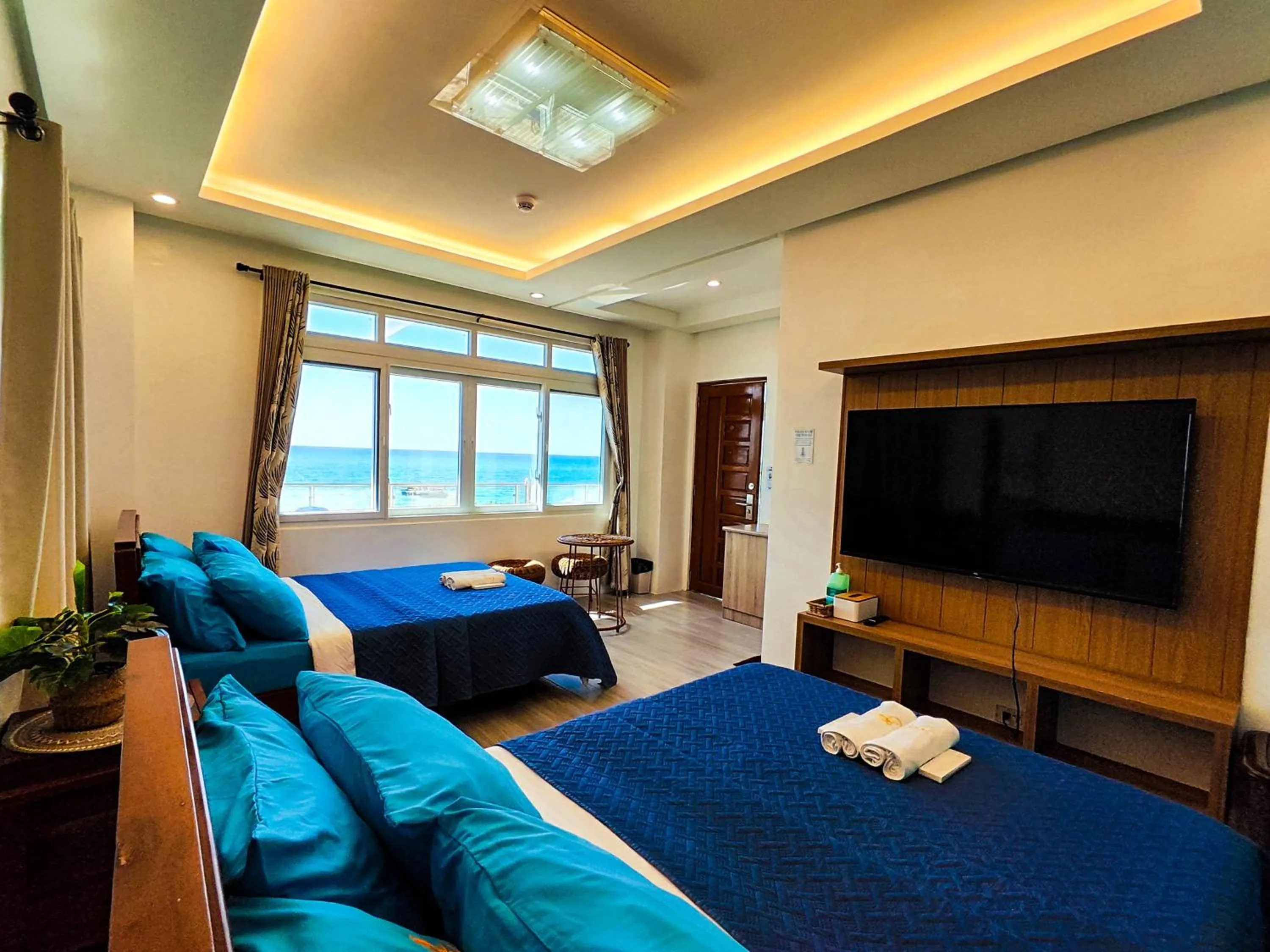 Photo of the whole room in A&A of the North