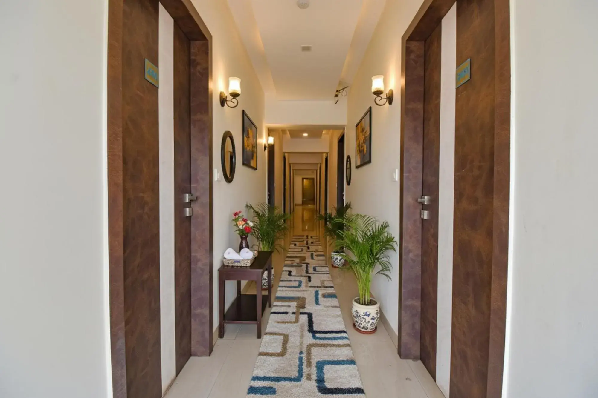 Lobby or reception in FabHotel Royce Studio Apartments - Nr Pune International Airport Lobby or reception in FabHotel Royce Studio Apartments - Nr Pune International Airport