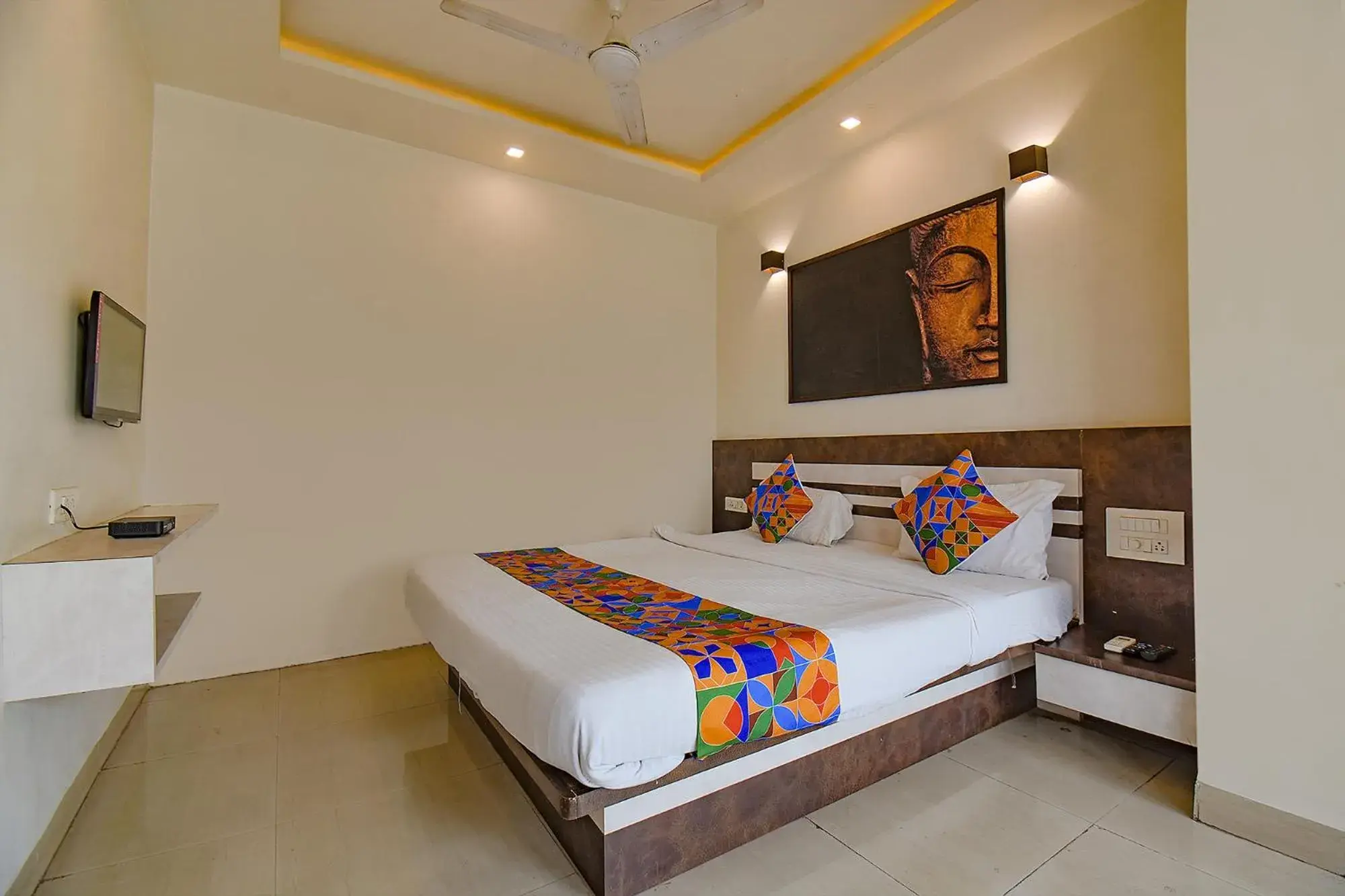 Bed in FabHotel Royce Studio Apartments - Nr Pune International Airport Bed in FabHotel Royce Studio Apartments - Nr Pune International Airport