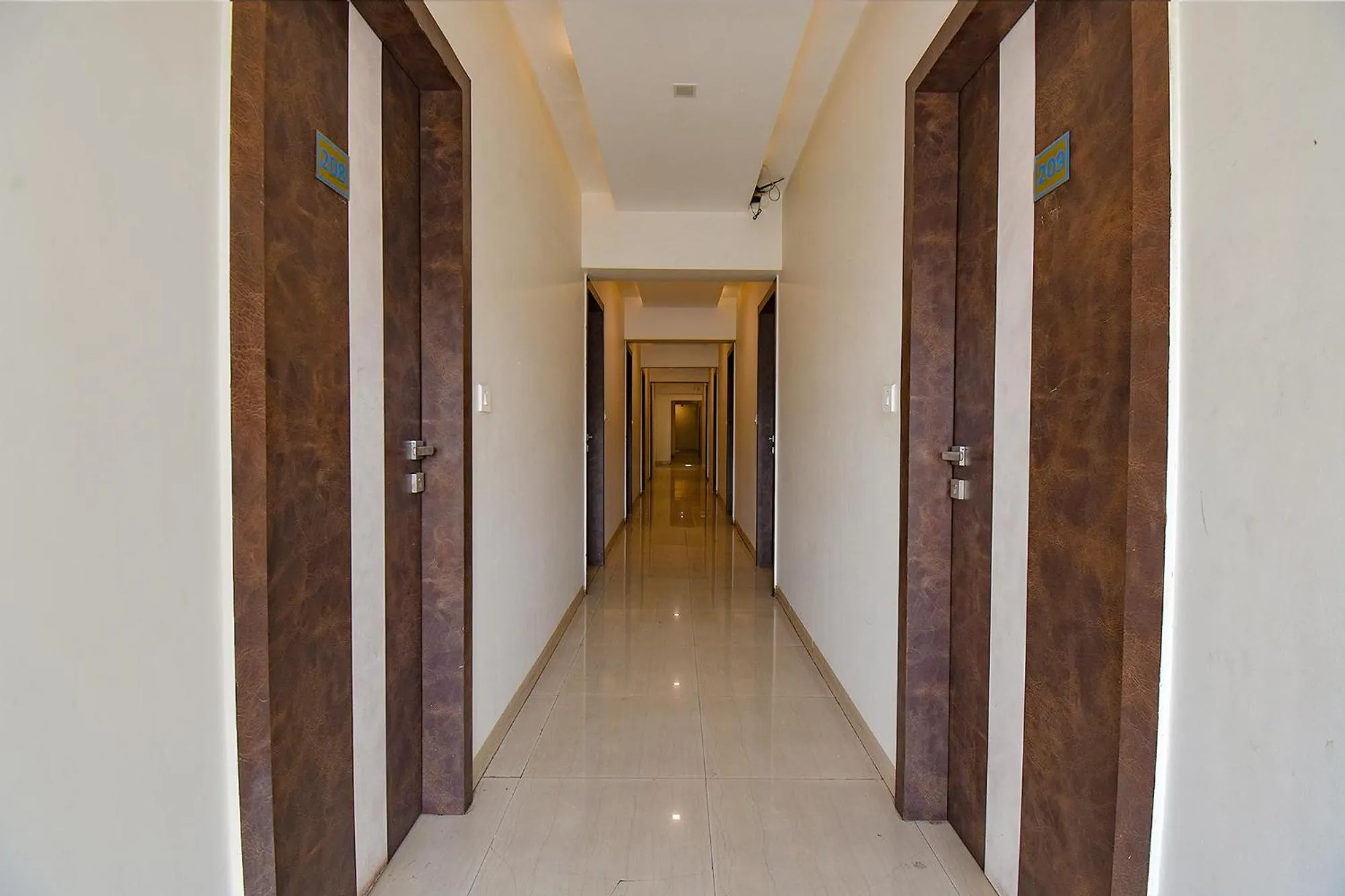Lobby or reception in FabHotel Royce Studio Apartments - Nr Pune International Airport