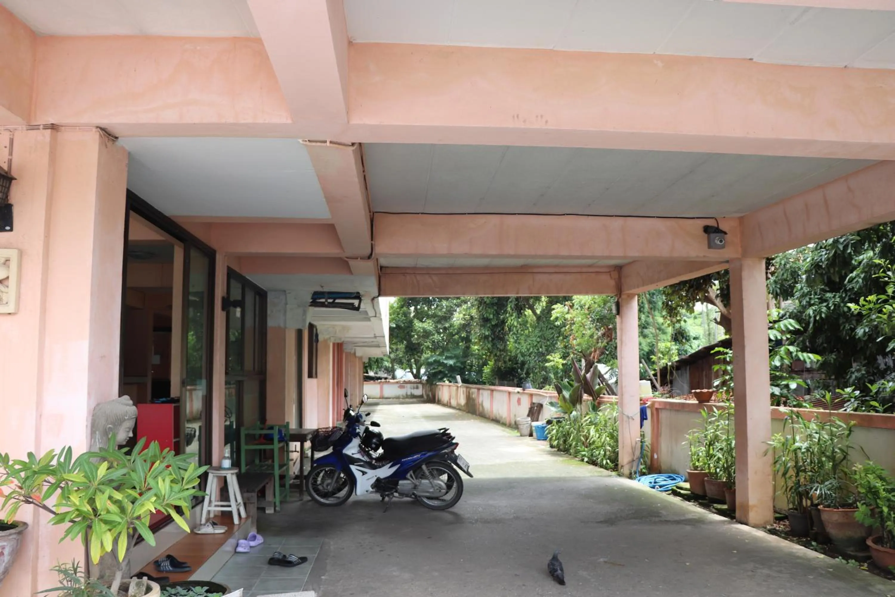 Facade/entrance in OYO 75408 Tipsiri Place