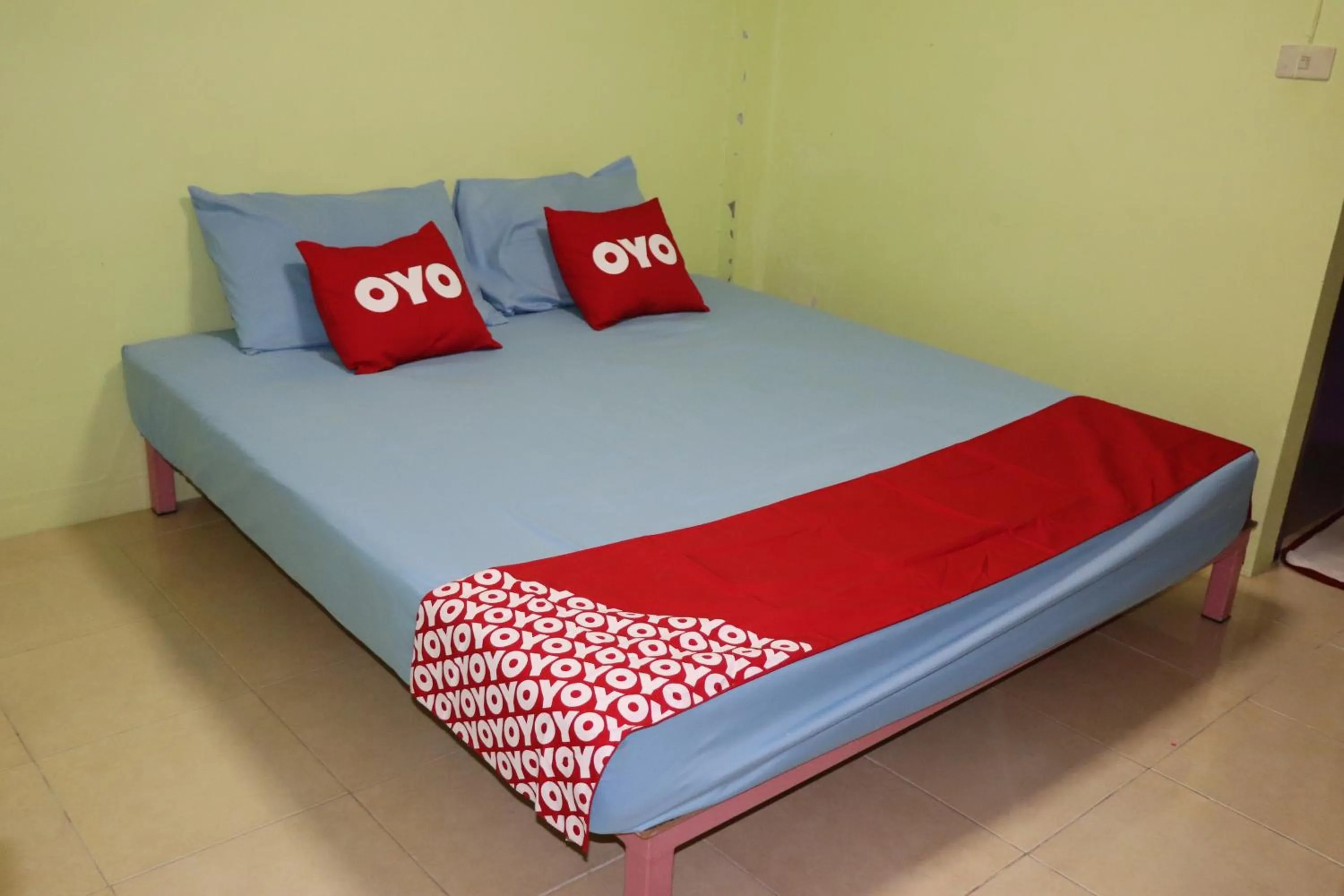 Standard Double Room in OYO 75408 Tipsiri Place