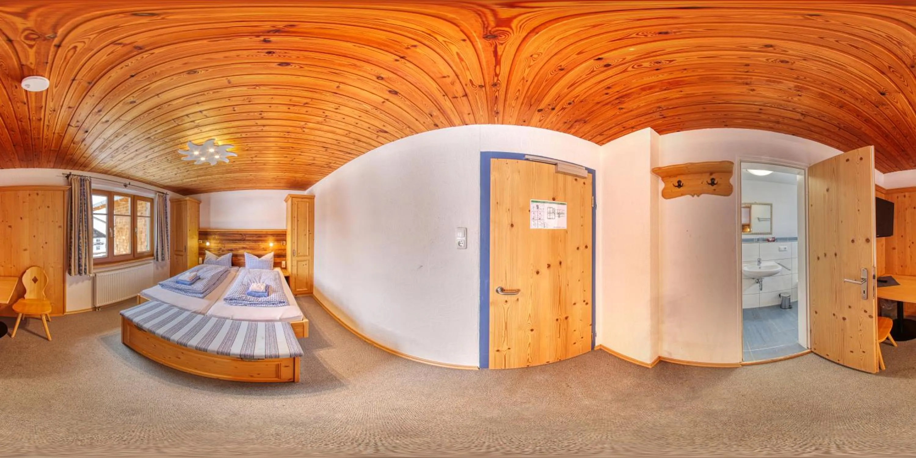 Bed in Berggasthof Sonne Allgäu