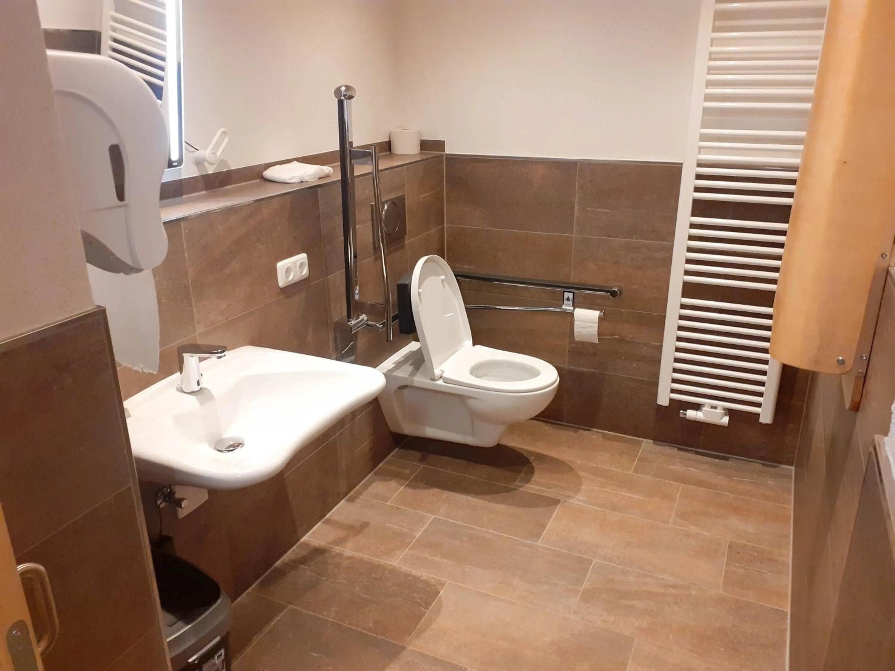 Toilet in Berggasthof Sonne Allgäu