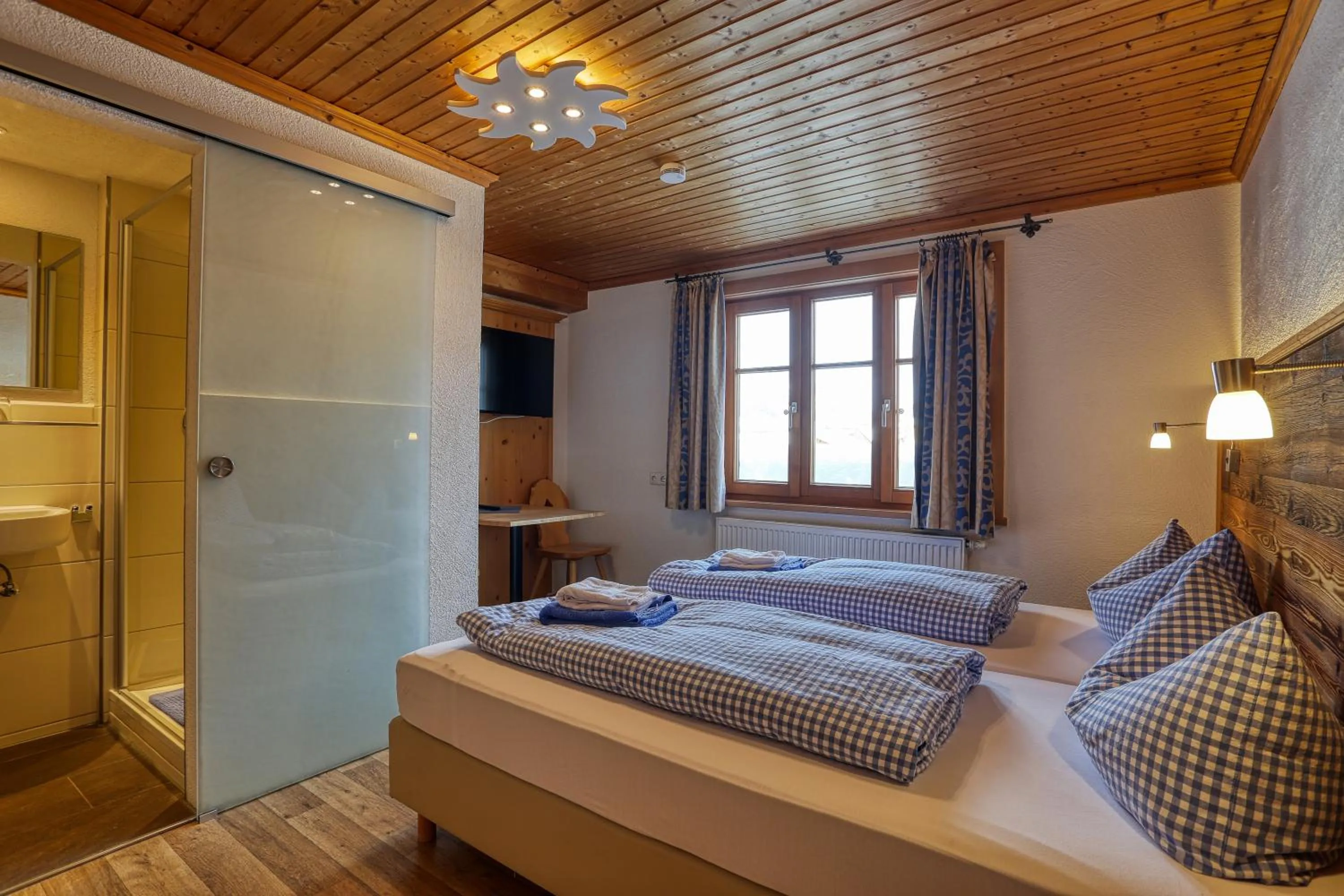 Bed in Berggasthof Sonne Allgäu