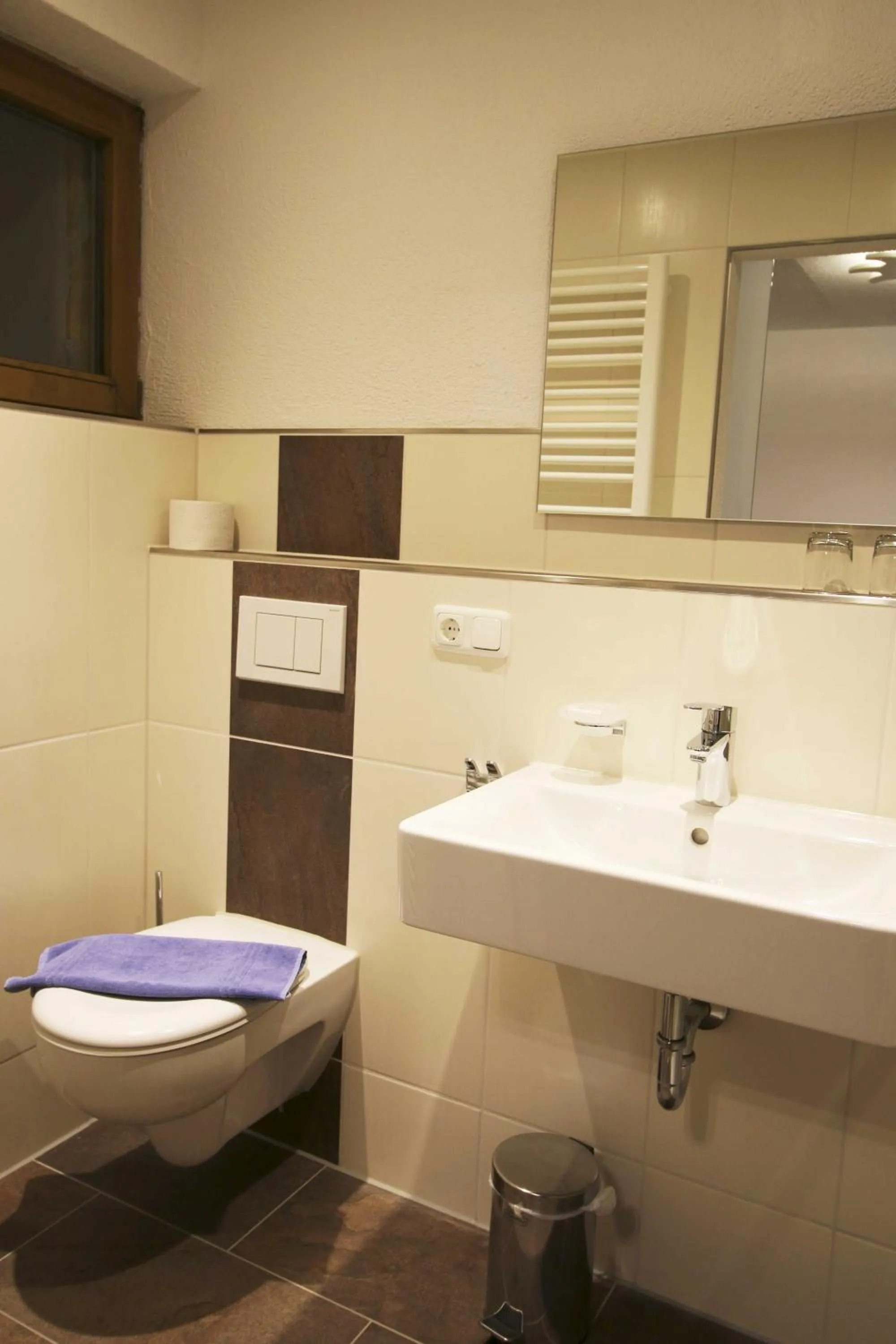 Toilet in Berggasthof Sonne Allgäu