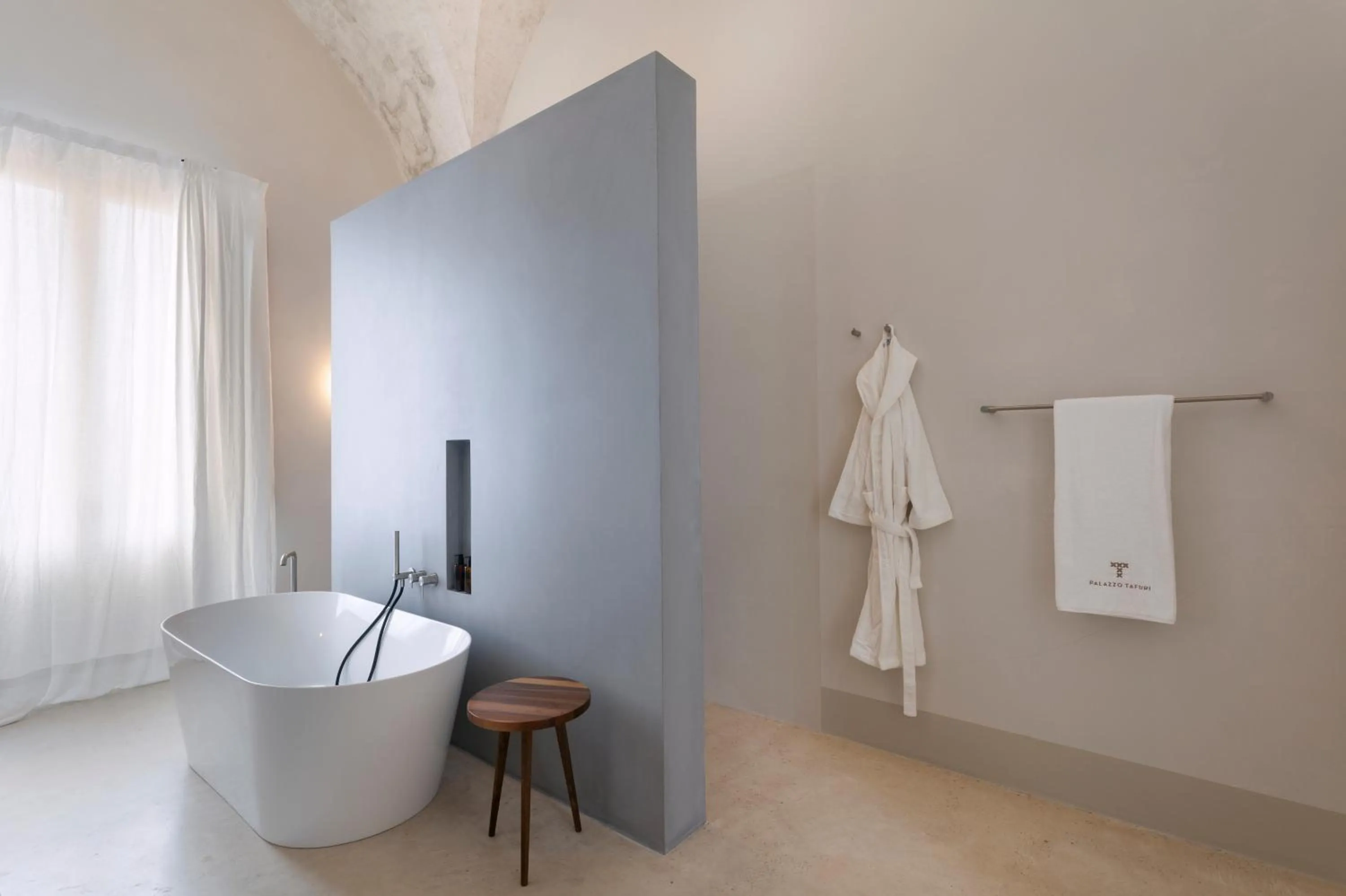 Shower in Palazzo Tafuri Boutique Hotel