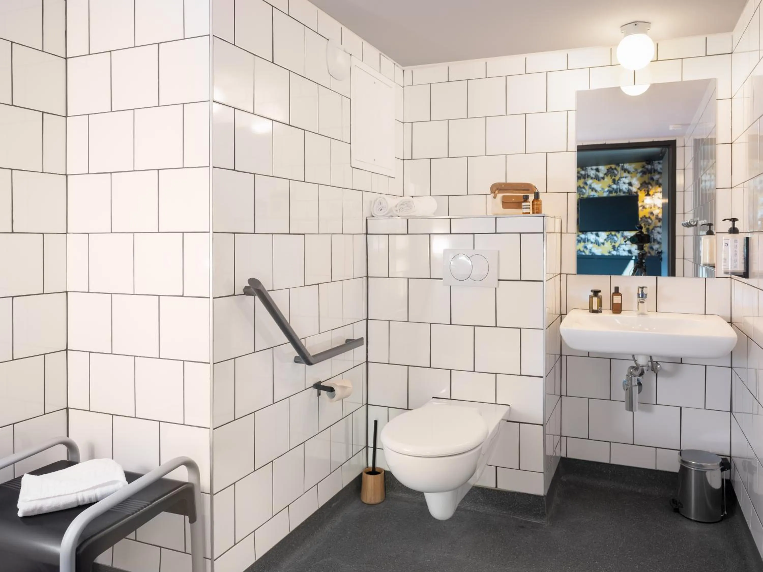 Shower in Eklo Hotels Lyon