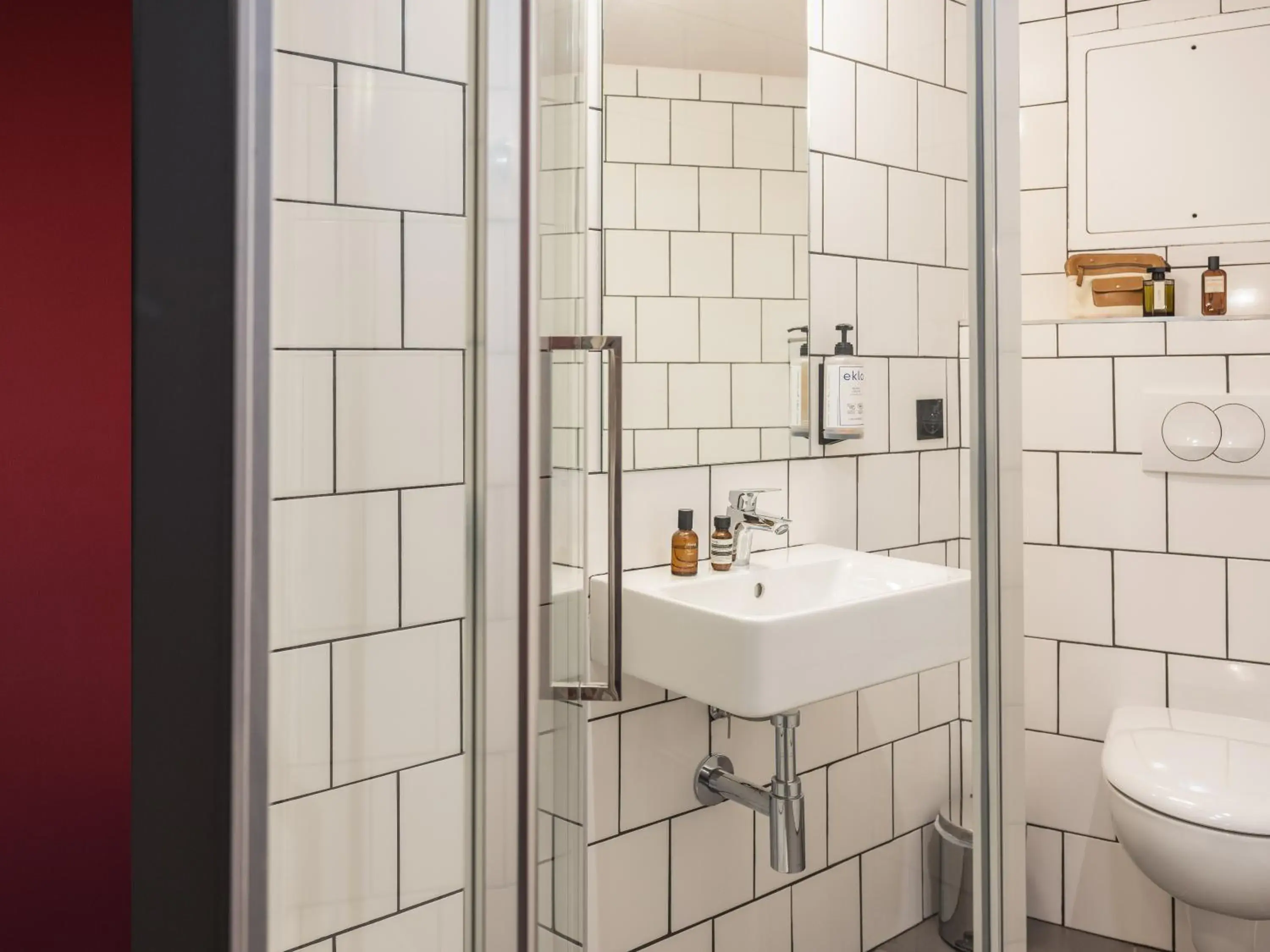 Bathroom in Eklo Hotels Lyon Bathroom in Eklo Hotels Lyon