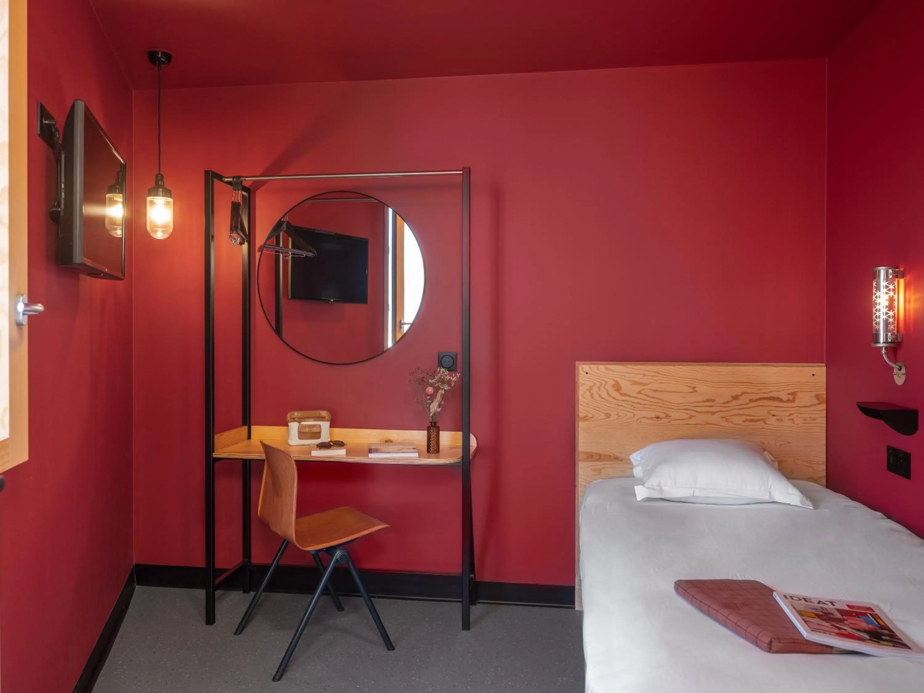 Bedroom, Bed in Eklo Hotels Lyon