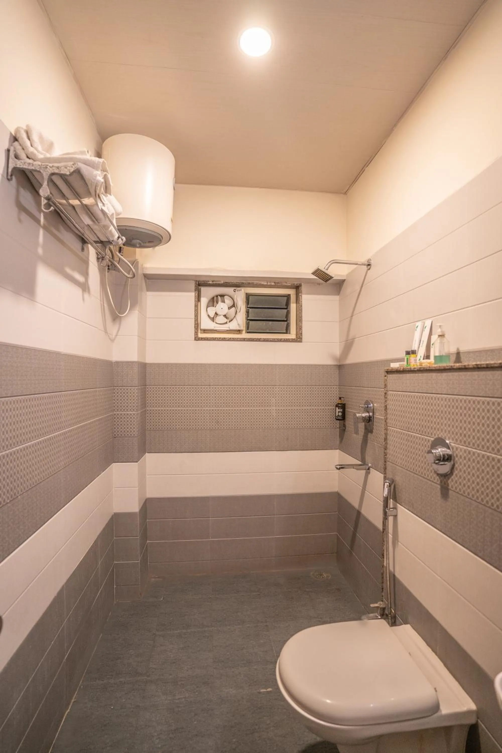 Shower in Hotel Naman