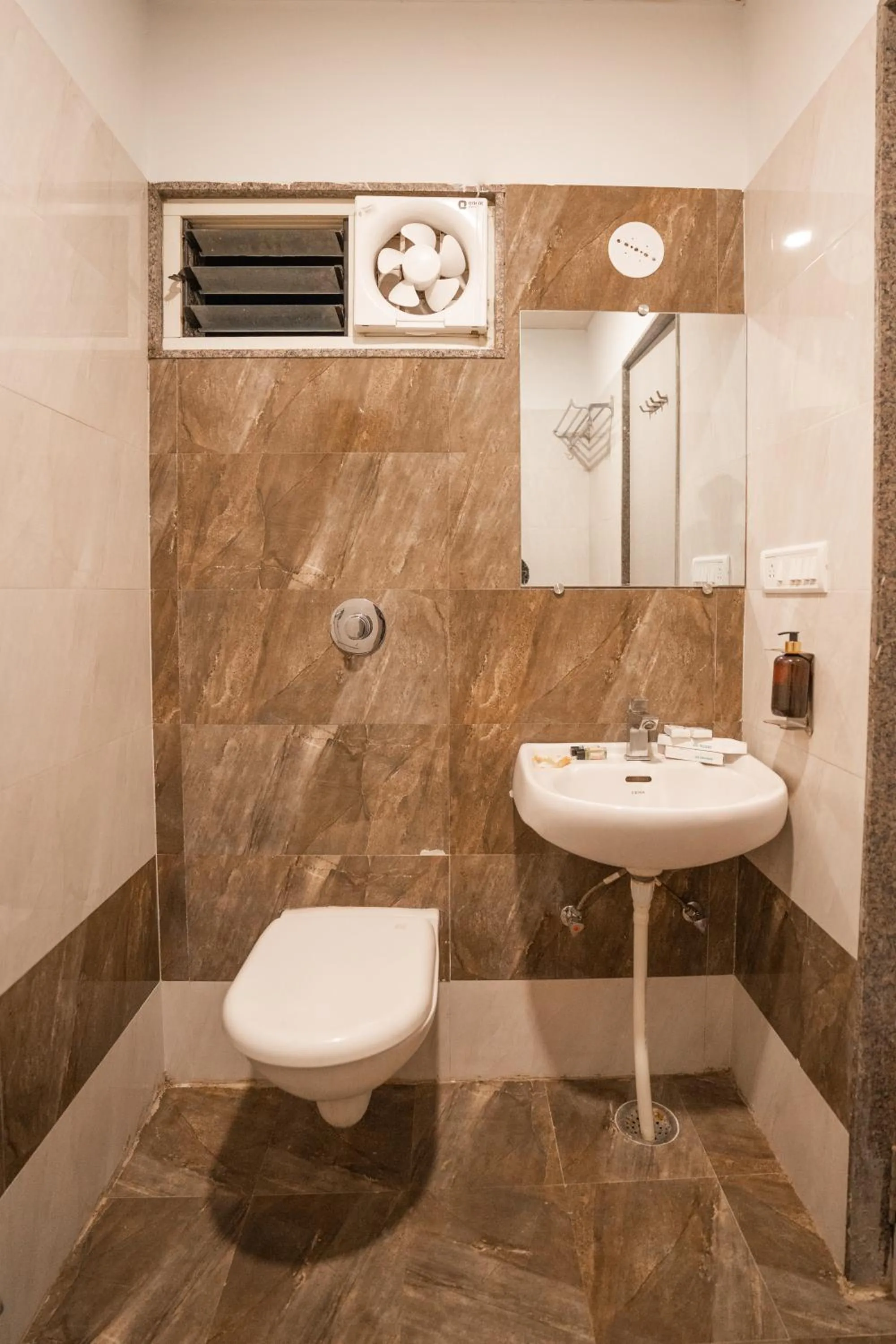 Shower in Hotel Naman